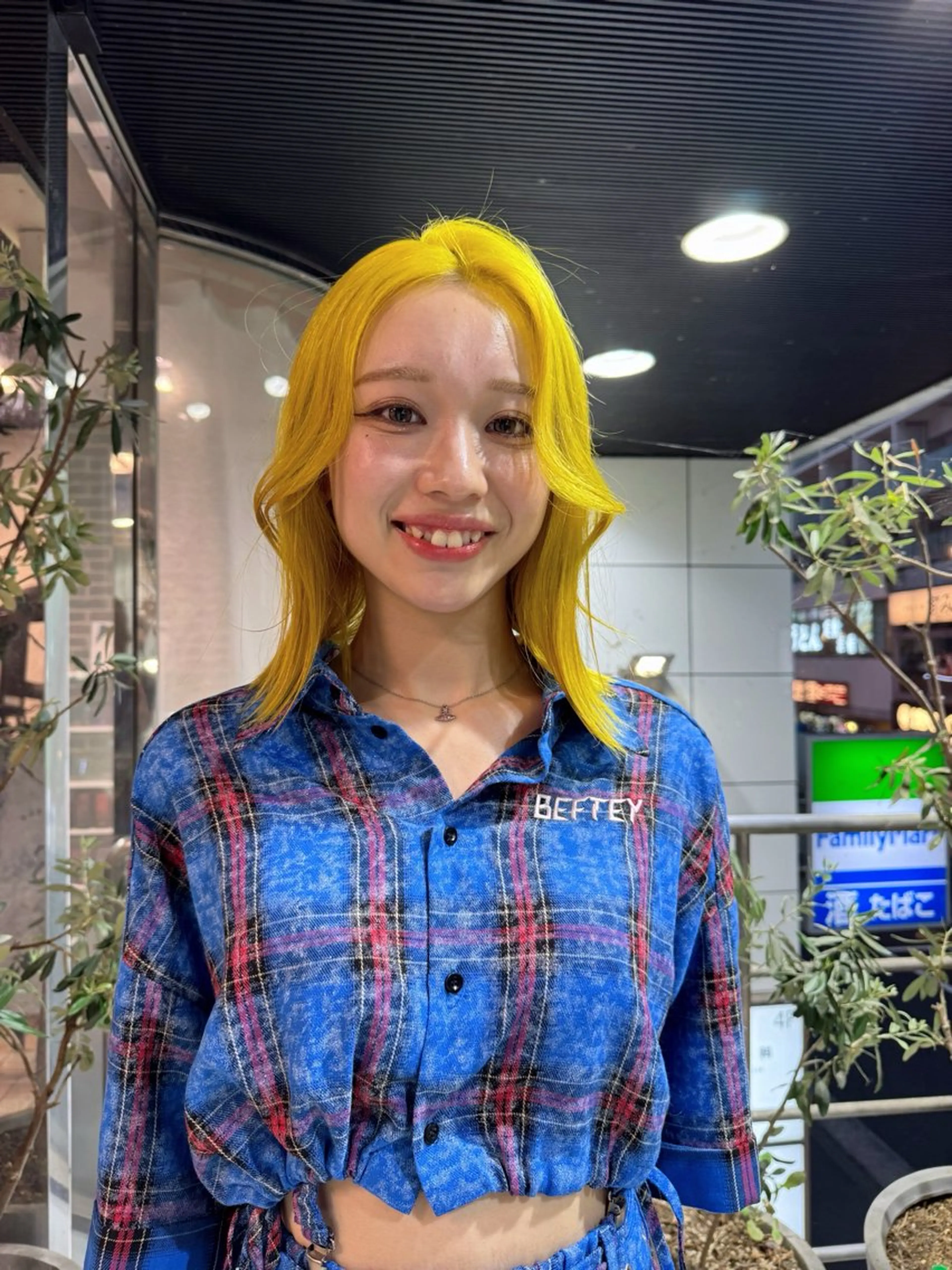 セミロング イエローカラー ヘアカラー トリートメント designcolo r/似合わせNOKAのヘアスタイル