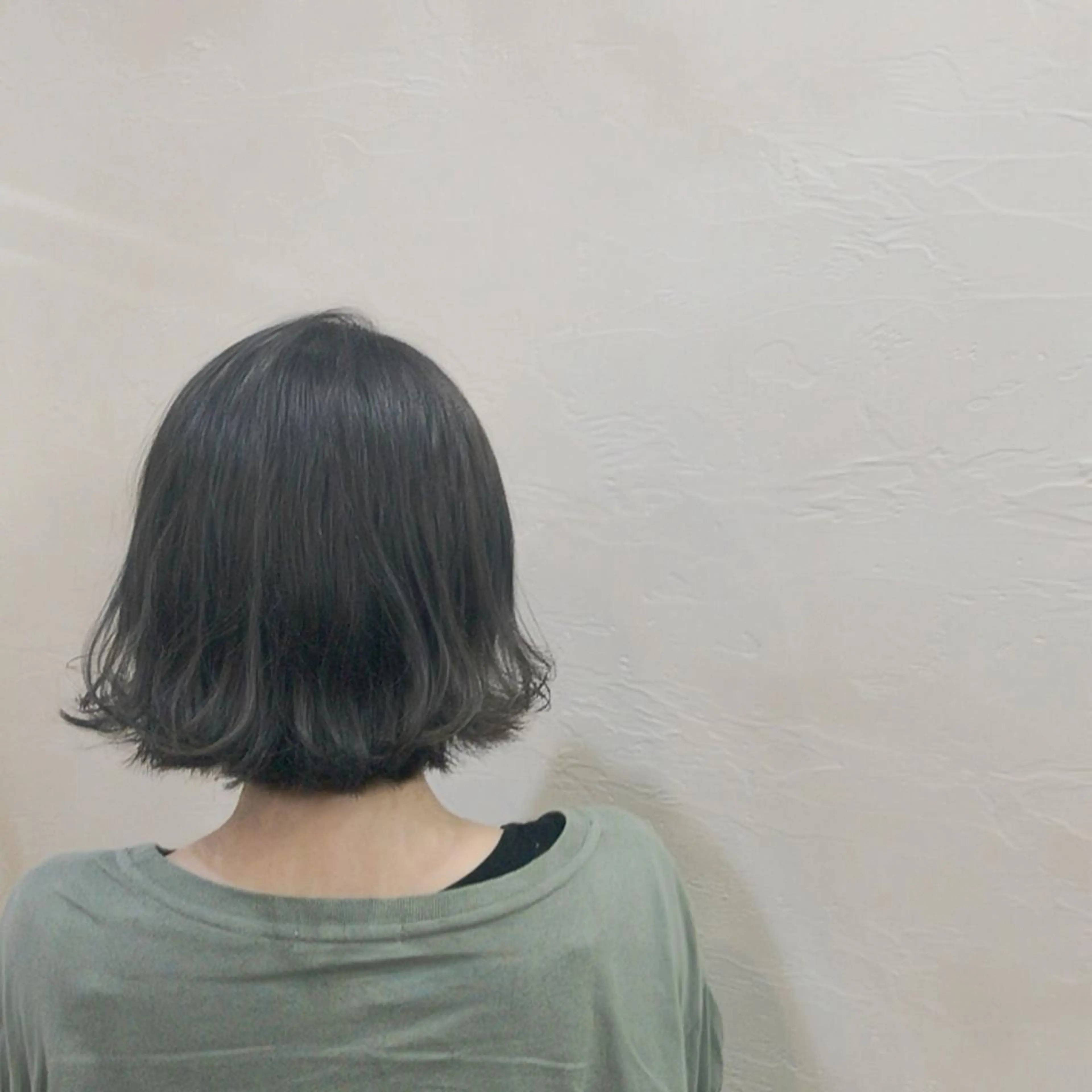 ミディアム カラー 切りっぱなしボブ グレージュ ボブ Rayt hair レイトヘアーのヘアスタイル