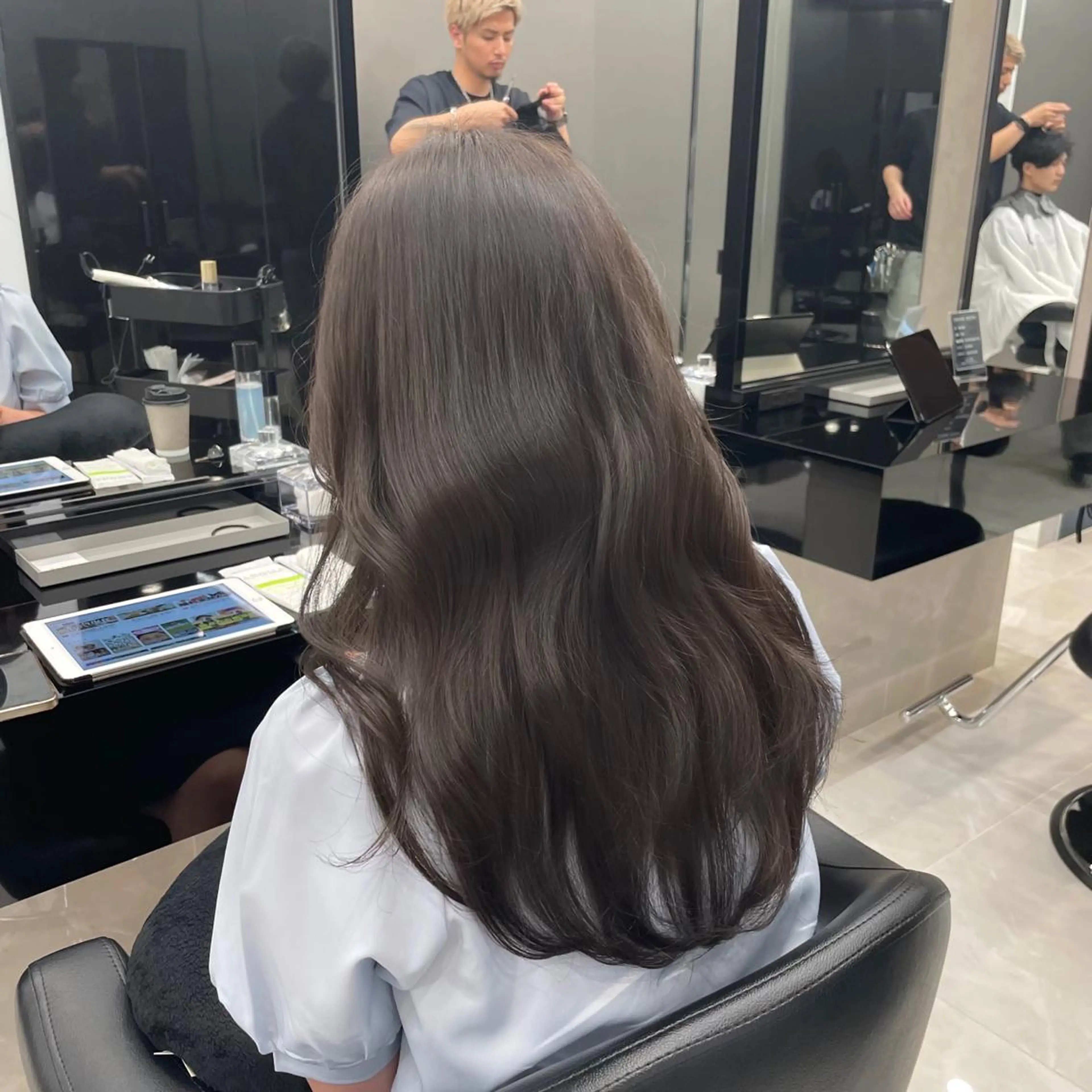 ロング カラー ヘアアレンジ 透明感カラー グレージュ オリーブグレージュ オリーブグレー 新宿/顔周りカット/ レイヤー/がっきーのヘアスタイル