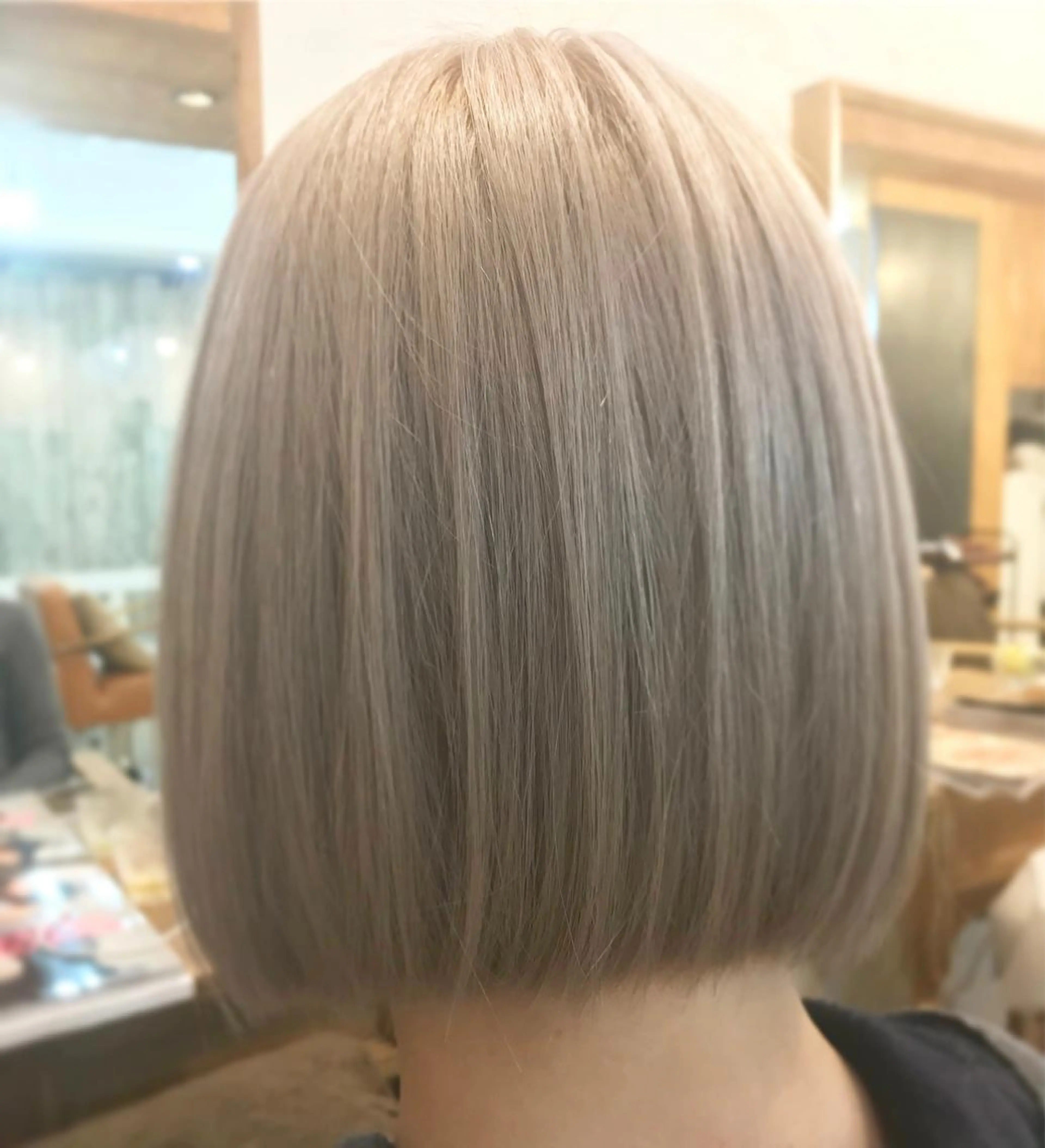 ショート カラー ブリーチ ヘアカラー トリートメント 千 田のヘアスタイル