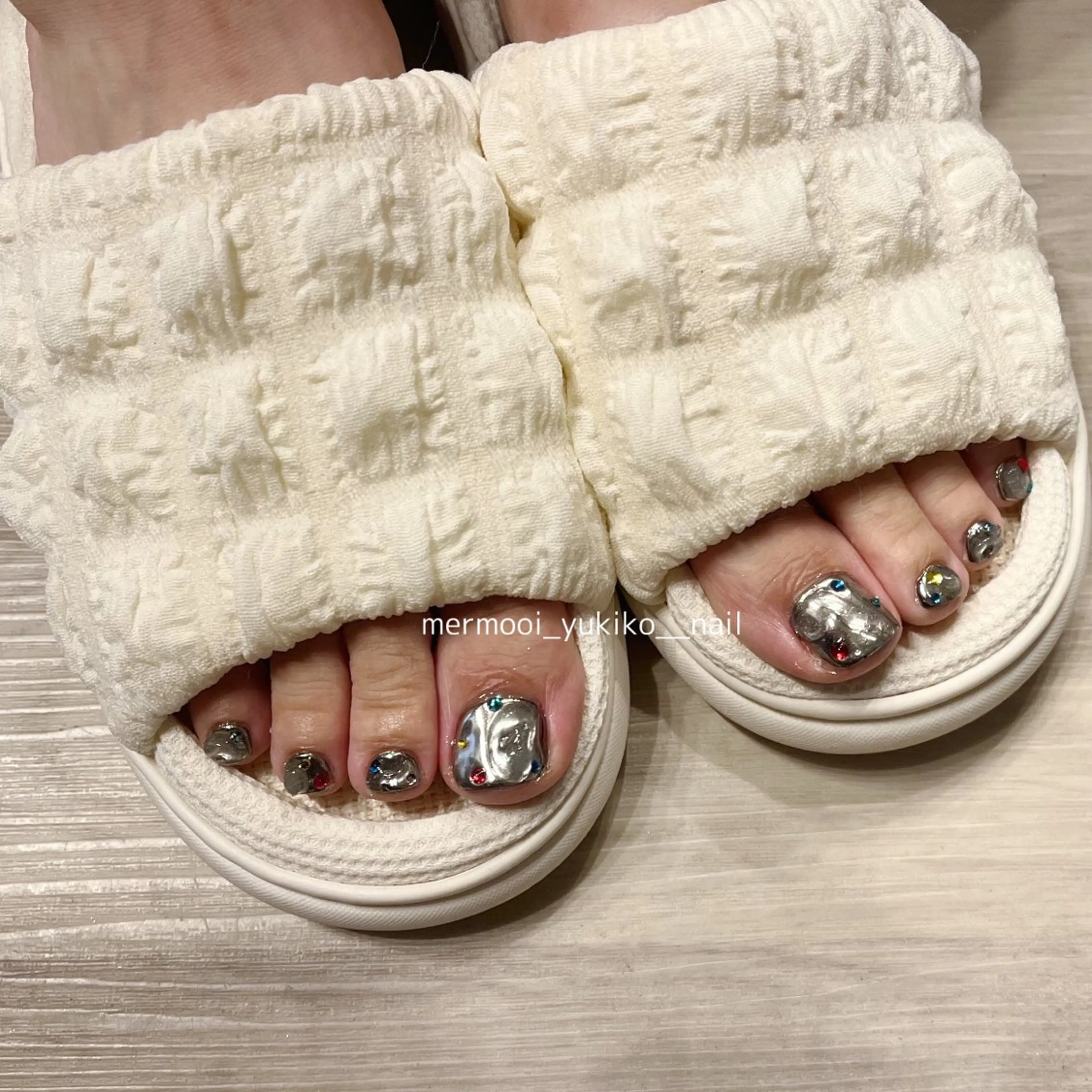 ネイル キラキラネイル ミラーネイル ストーンネイル melumooi nailのネイルデザイン