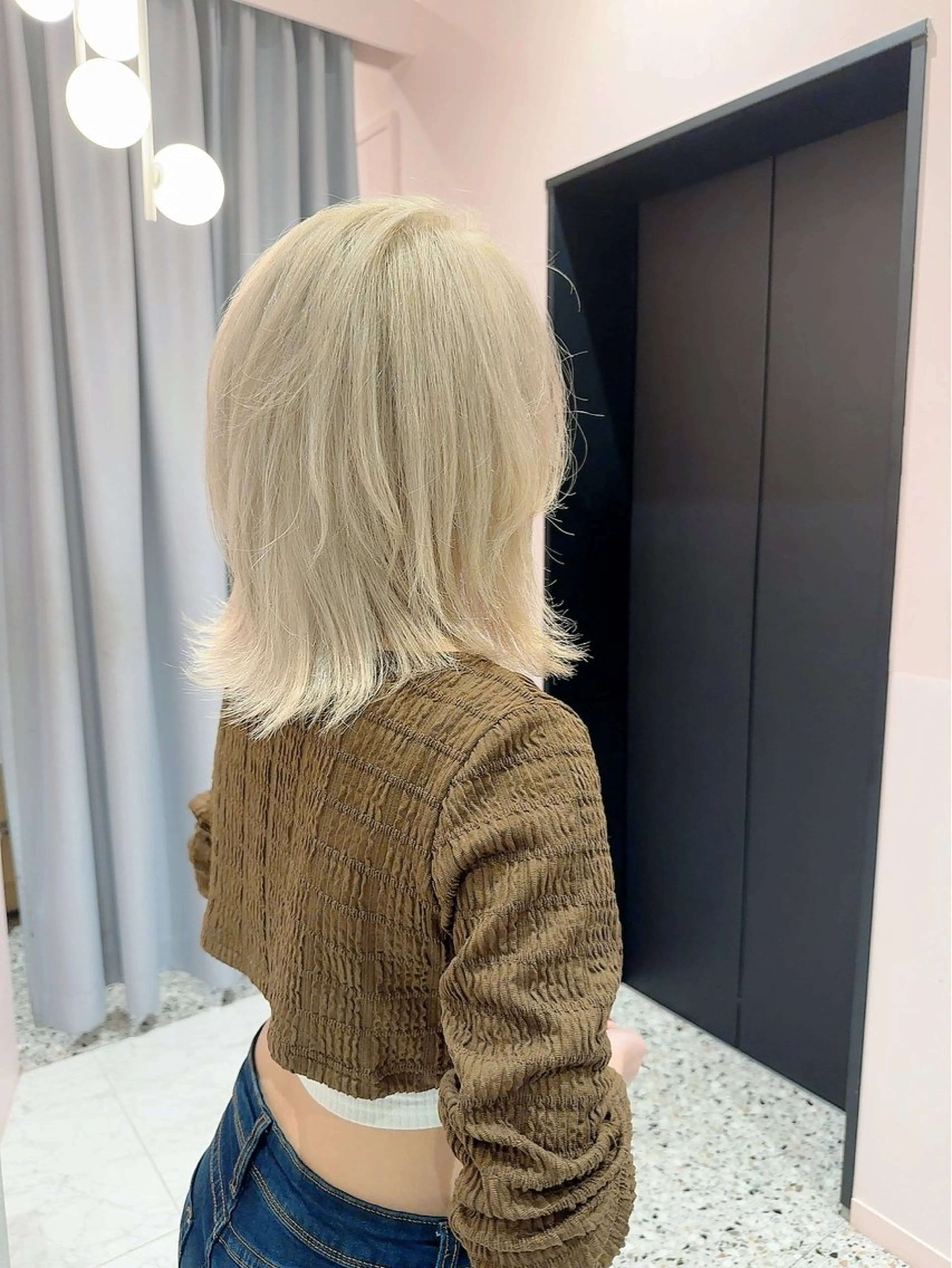 ミディアム カラー カラースペシャリスト ・齊藤 羽瑠輝のヘアスタイル