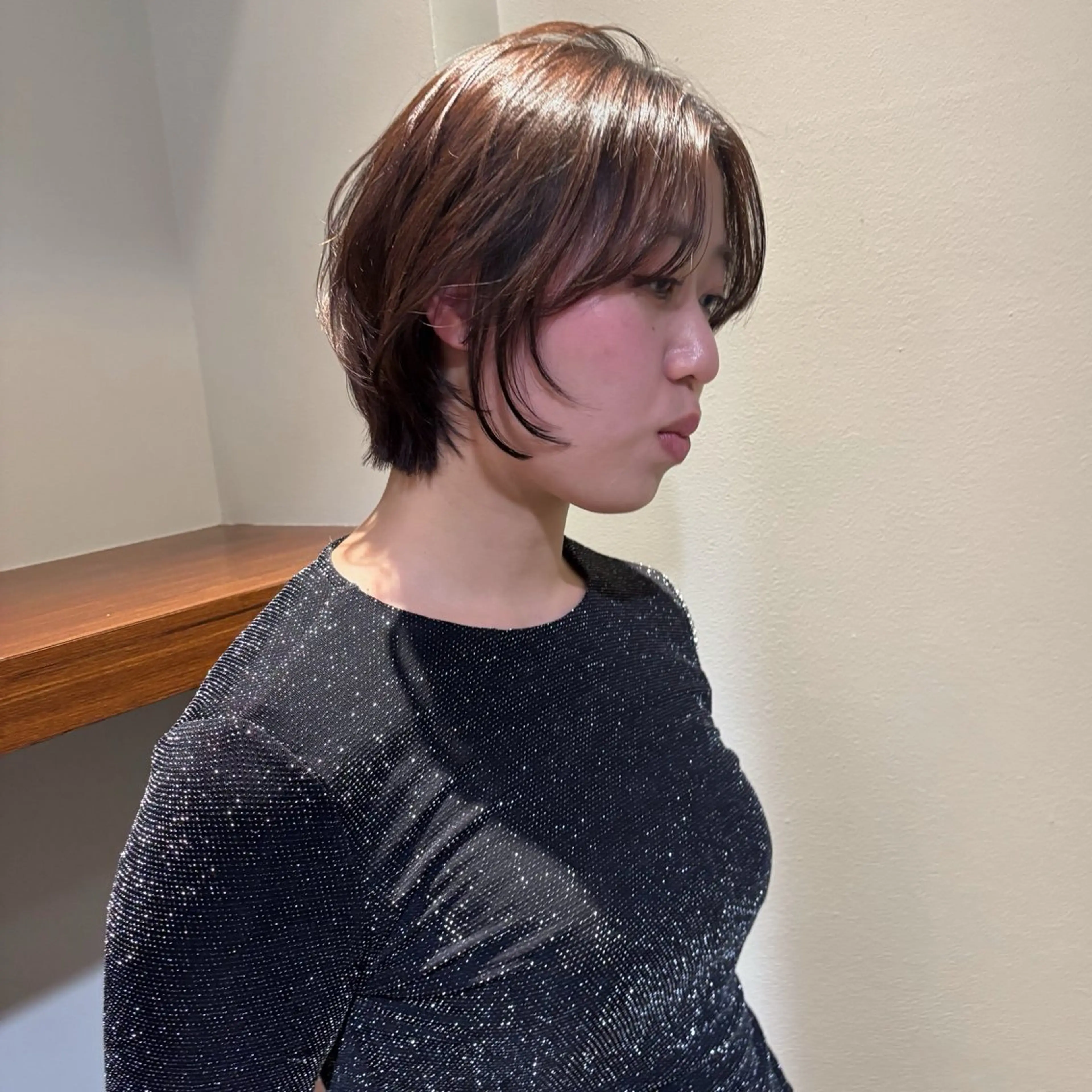 ショート 顔周りカット レイヤーカット グレージュ🐰透明感 カラー🫧akihoのヘアスタイル