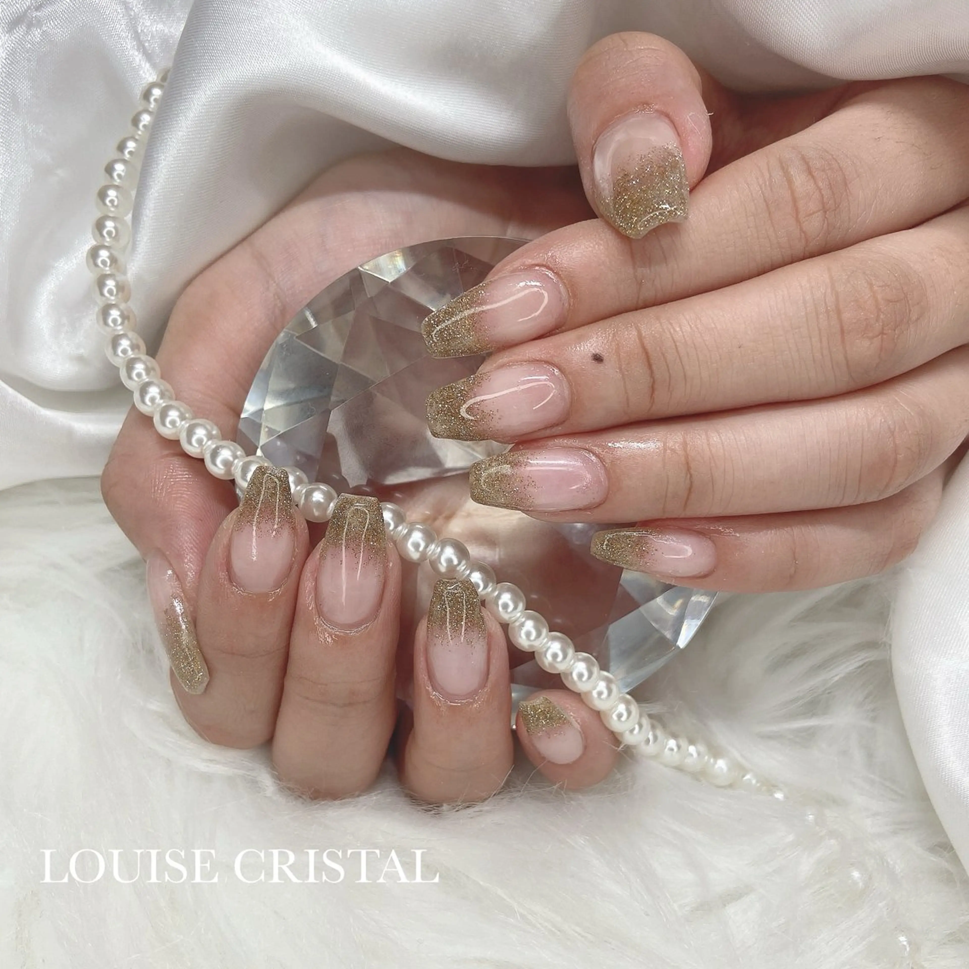 ネイル フラッシュネイル ハンドネイル LOUISE CRYSTALのネイルデザイン