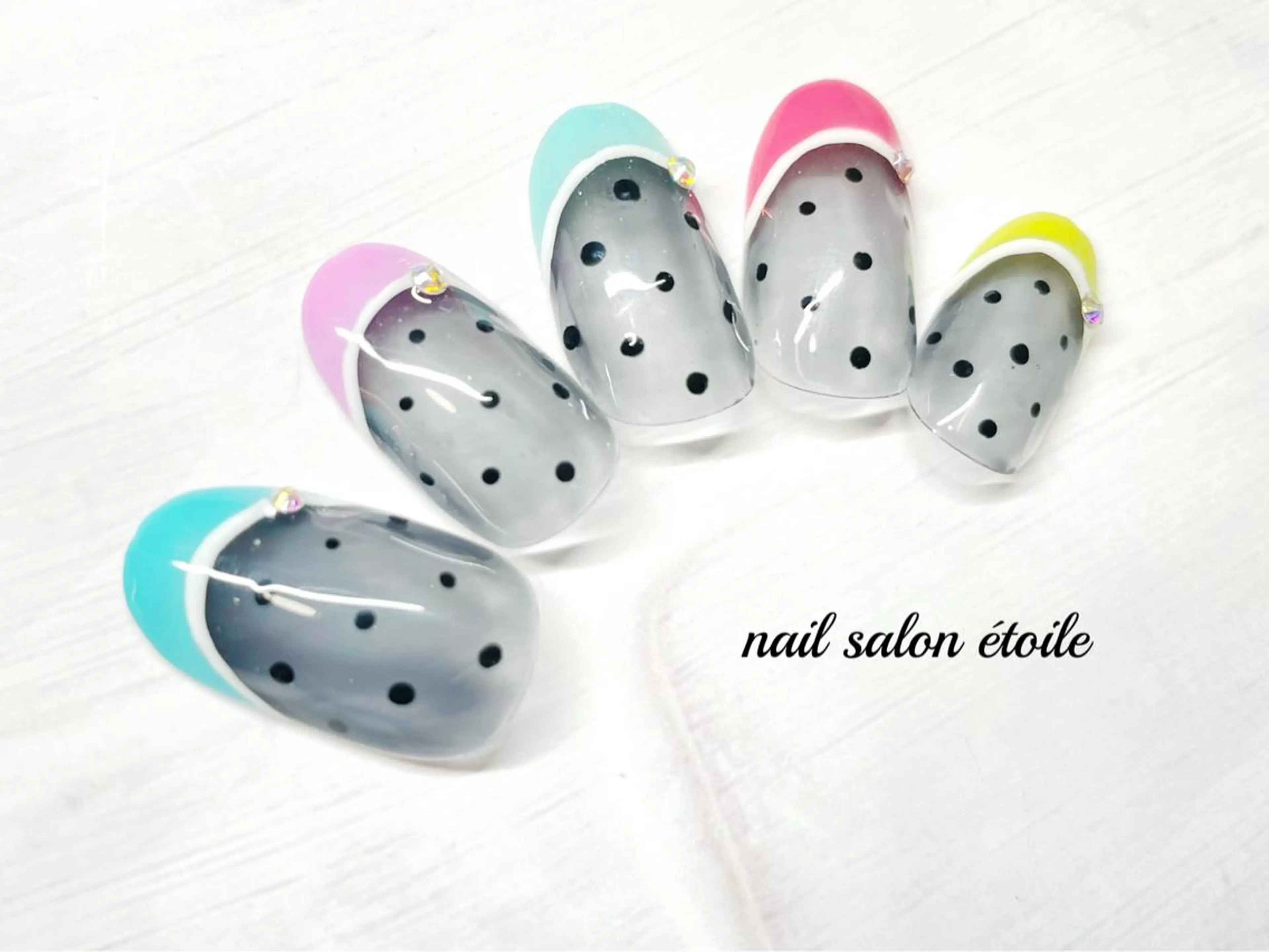 ネイル ドット フレンチネイル ジェルネイル ハンドネイル nail salon étoileのネイルデザイン