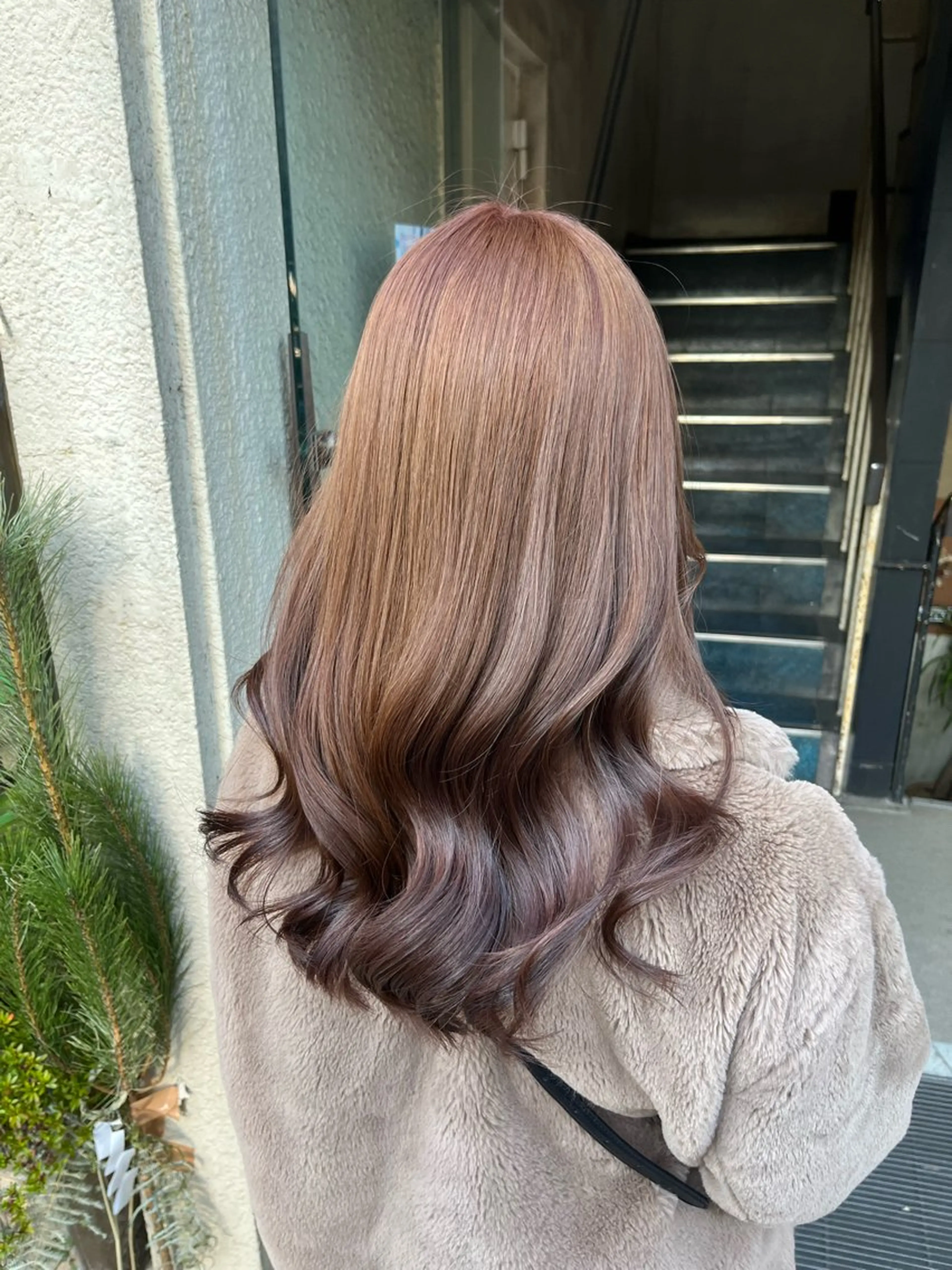 ロング カラー ベージュカラー ピンクカラー バイオレットカラー 艶髪/ハイトーン/ ヘアセット/モエノのヘアスタイル