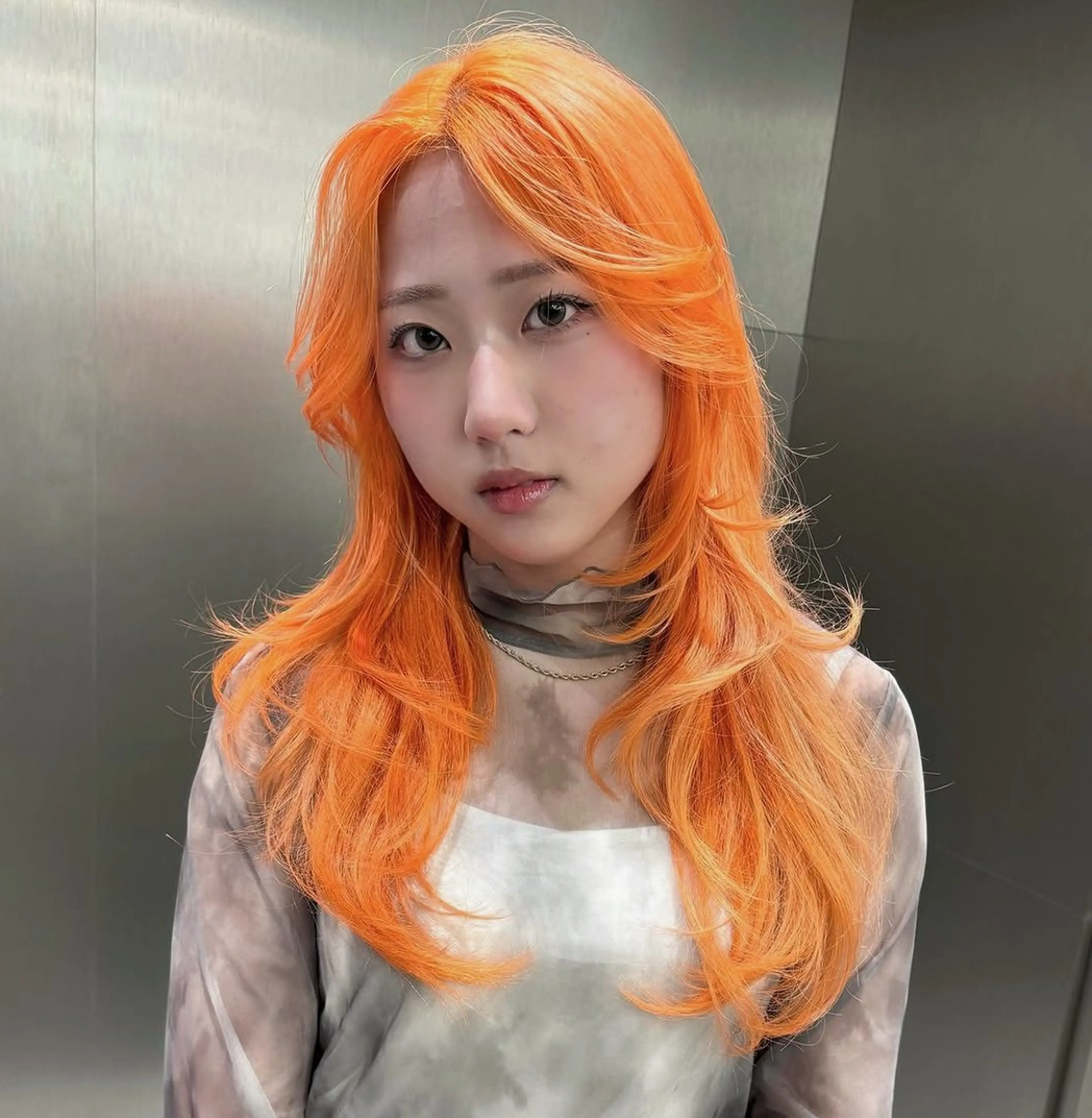 ロング カラー ベージュカラー ブロンド ブロンドベージュ オレンジ 顔まわりレイヤー ヘアカラー 縮毛矯正/ mikaのヘアスタイル