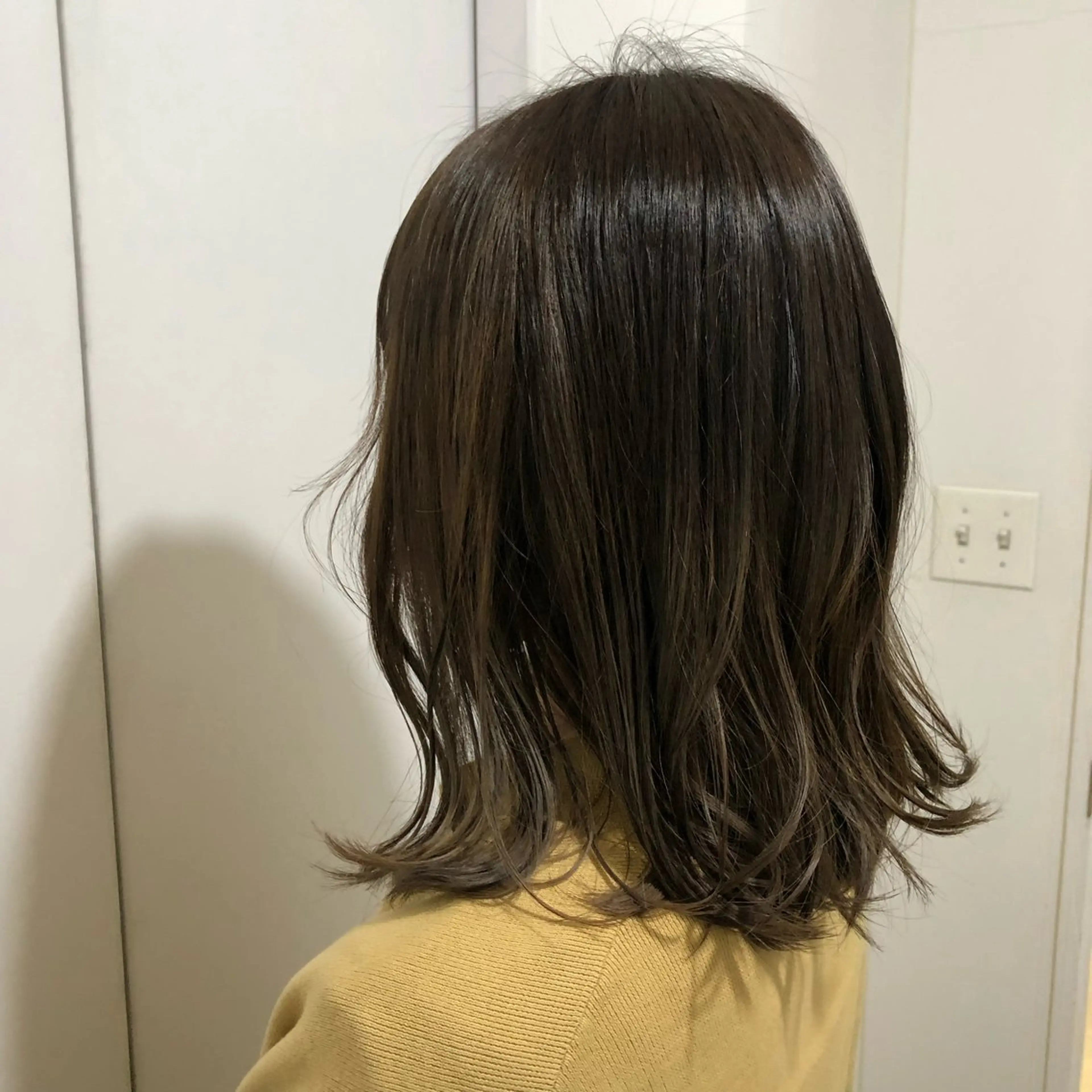 ミディアム ヘアカラー 高津 千慧のヘアスタイル