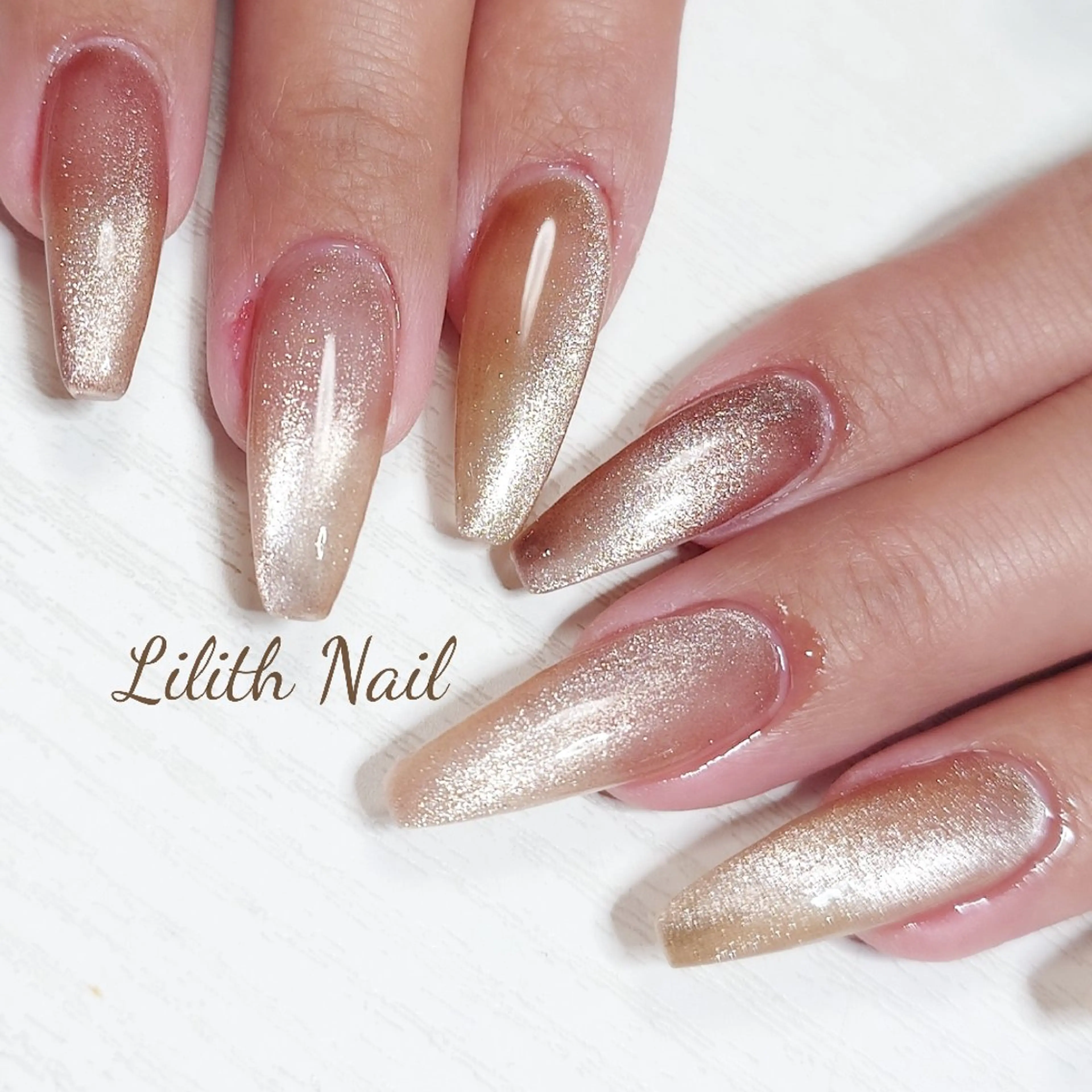 ネイル マグネットネイル ハンドネイル Lilith Nailのネイルデザイン