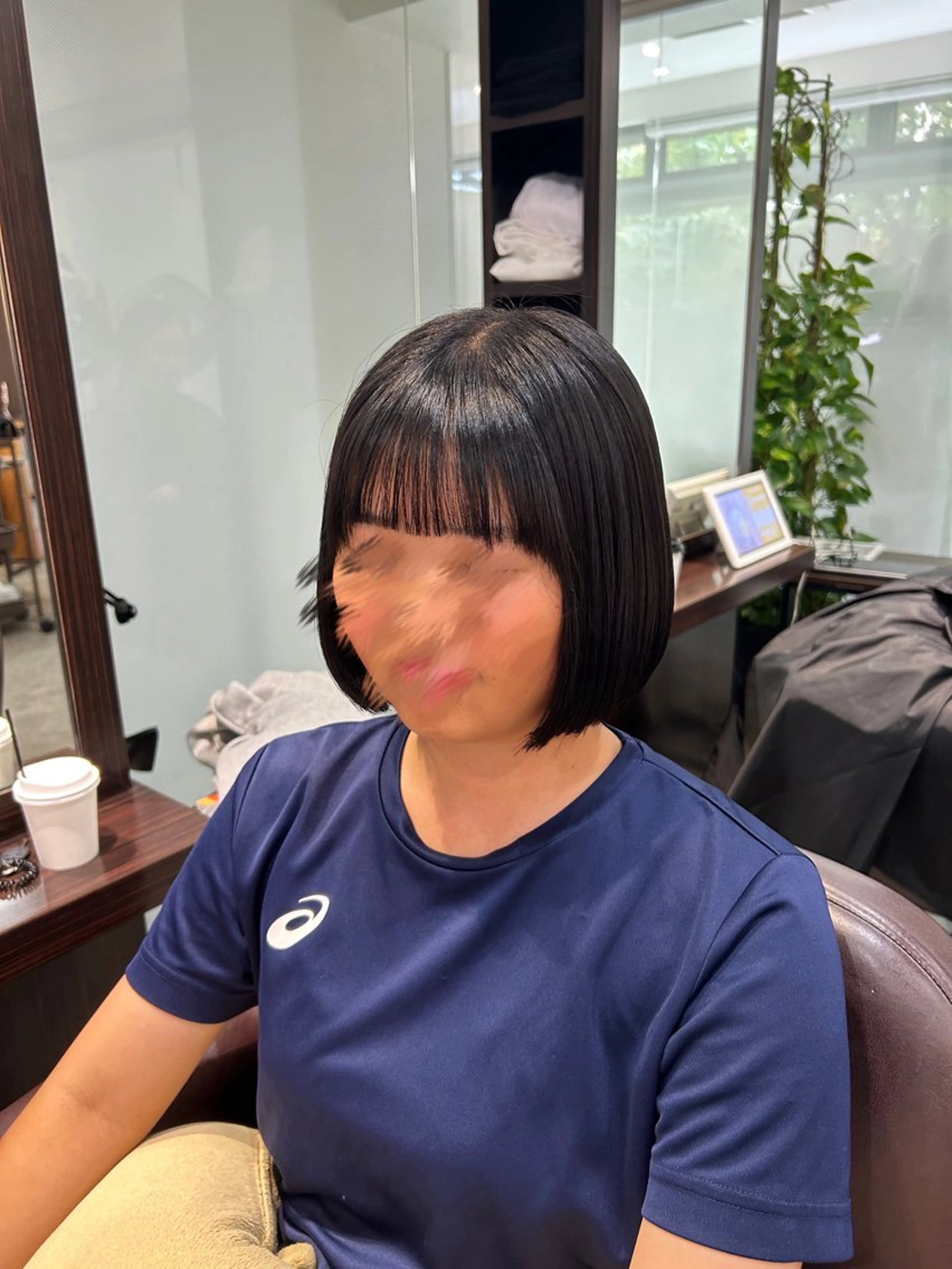 ショート カラー 黒髪 グレーブラック ヘアカラー 坂本奈都美 🎀のヘアスタイル