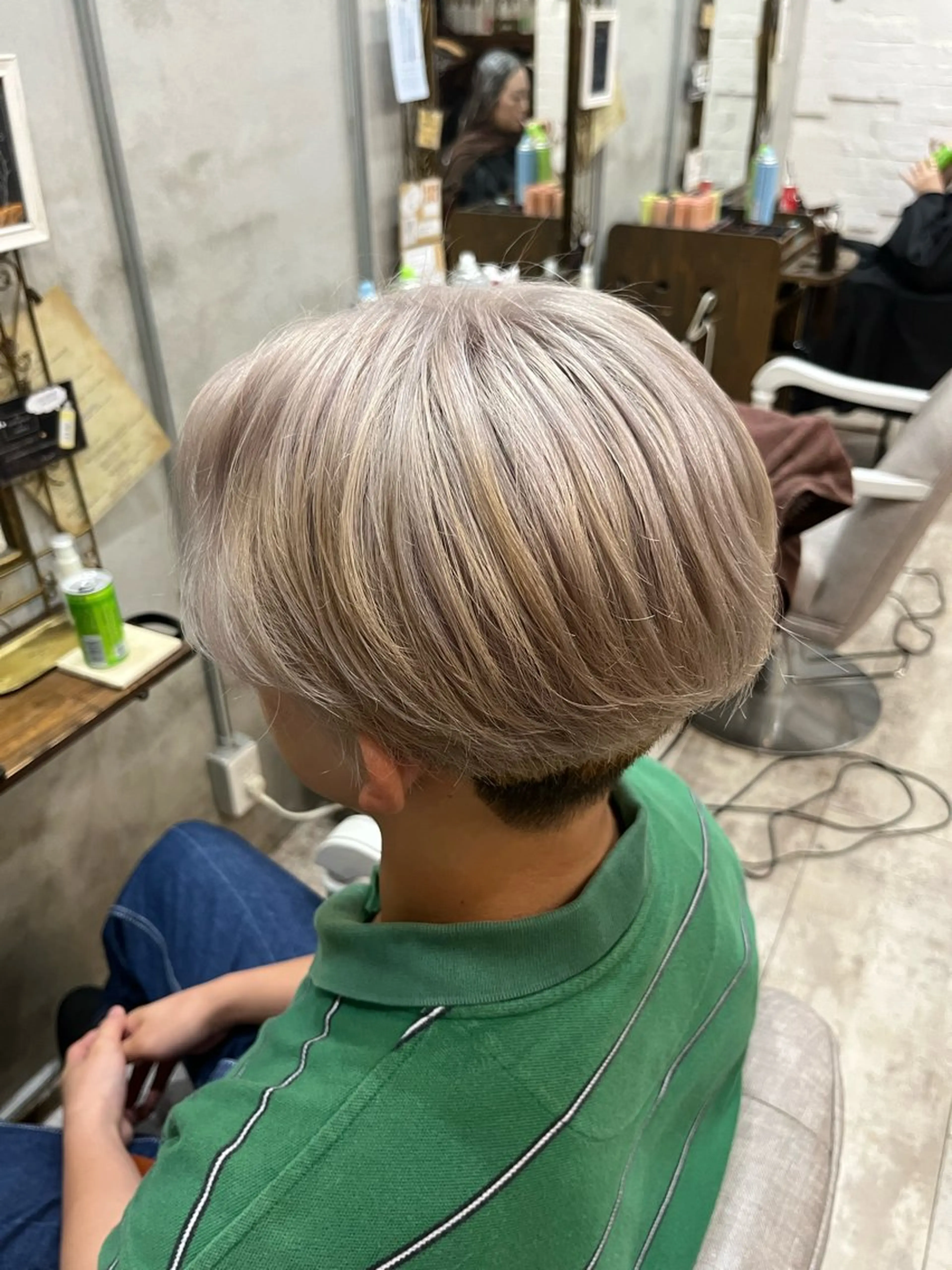 ショート カラー メンズ メンズハイライト ハイライトカラー ハイライト 艶髪/ハイトーン/ ヘアセット/モエノのヘアスタイル