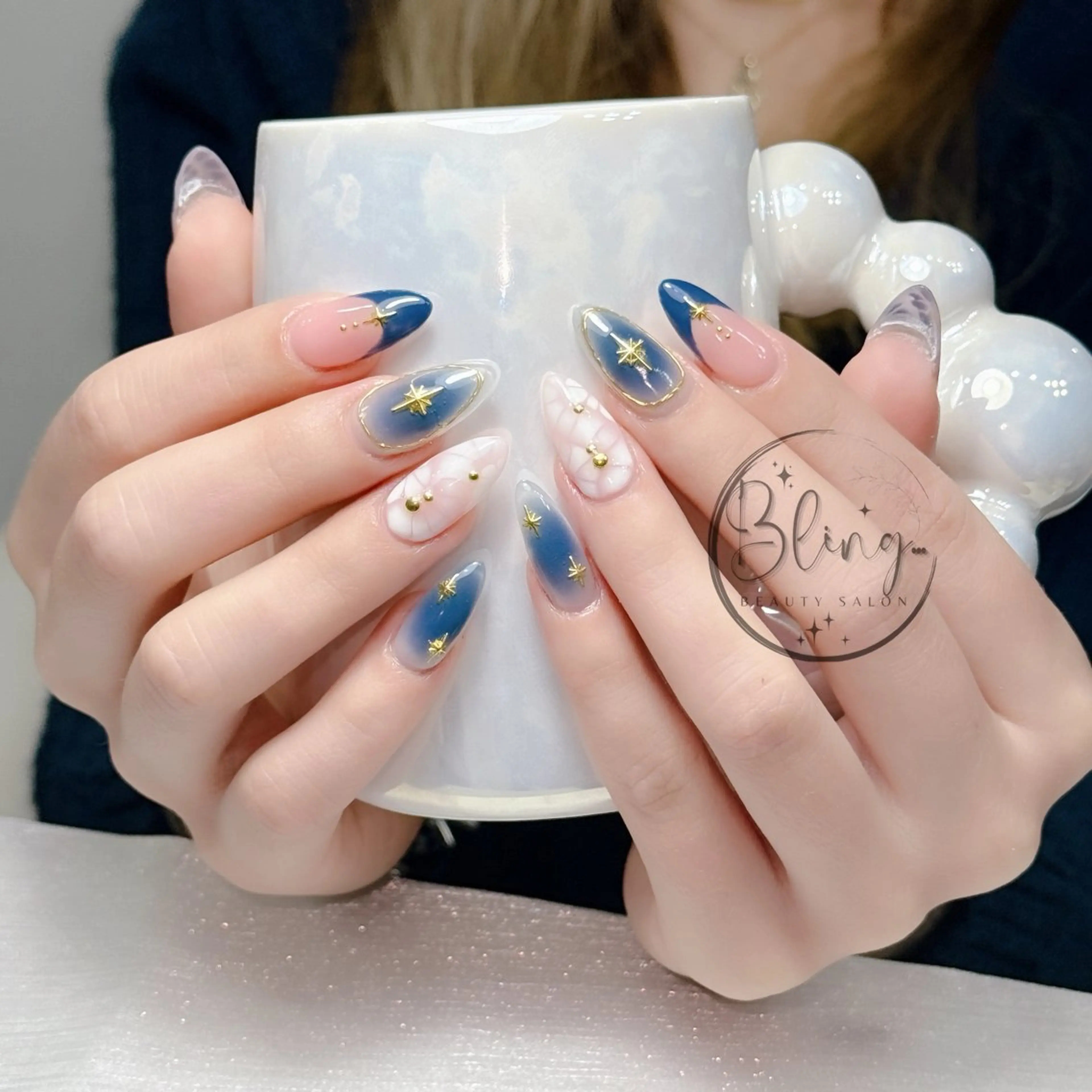 ミディアム 韓国風ヘア ハンドネイル Bling Salonのネイルデザイン