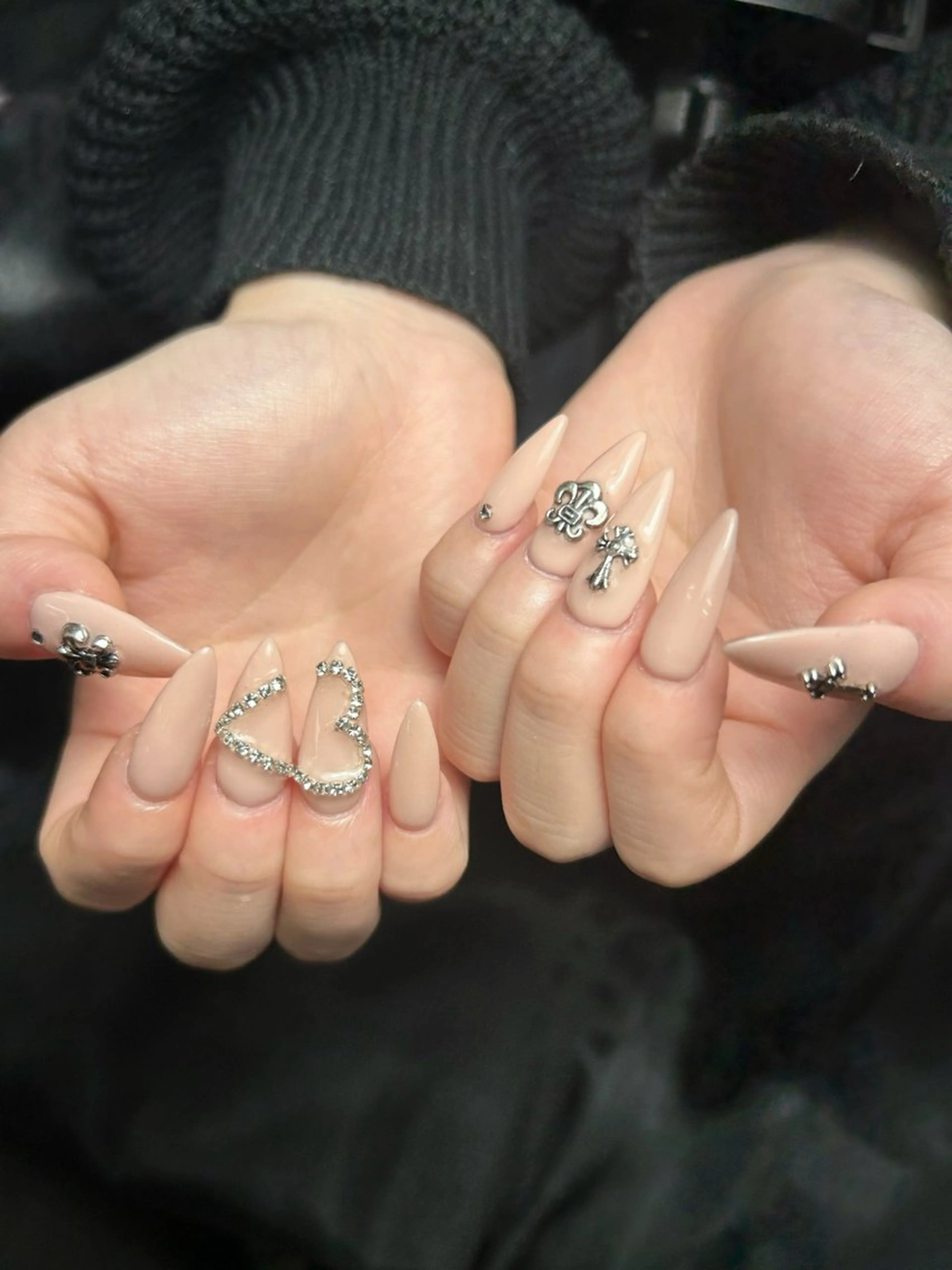 ネイル 韓国ネイル 持ち込み ニュアンスネイル ネイルチップ 冬ネイル LISA ANA.CHUOのネイルデザイン