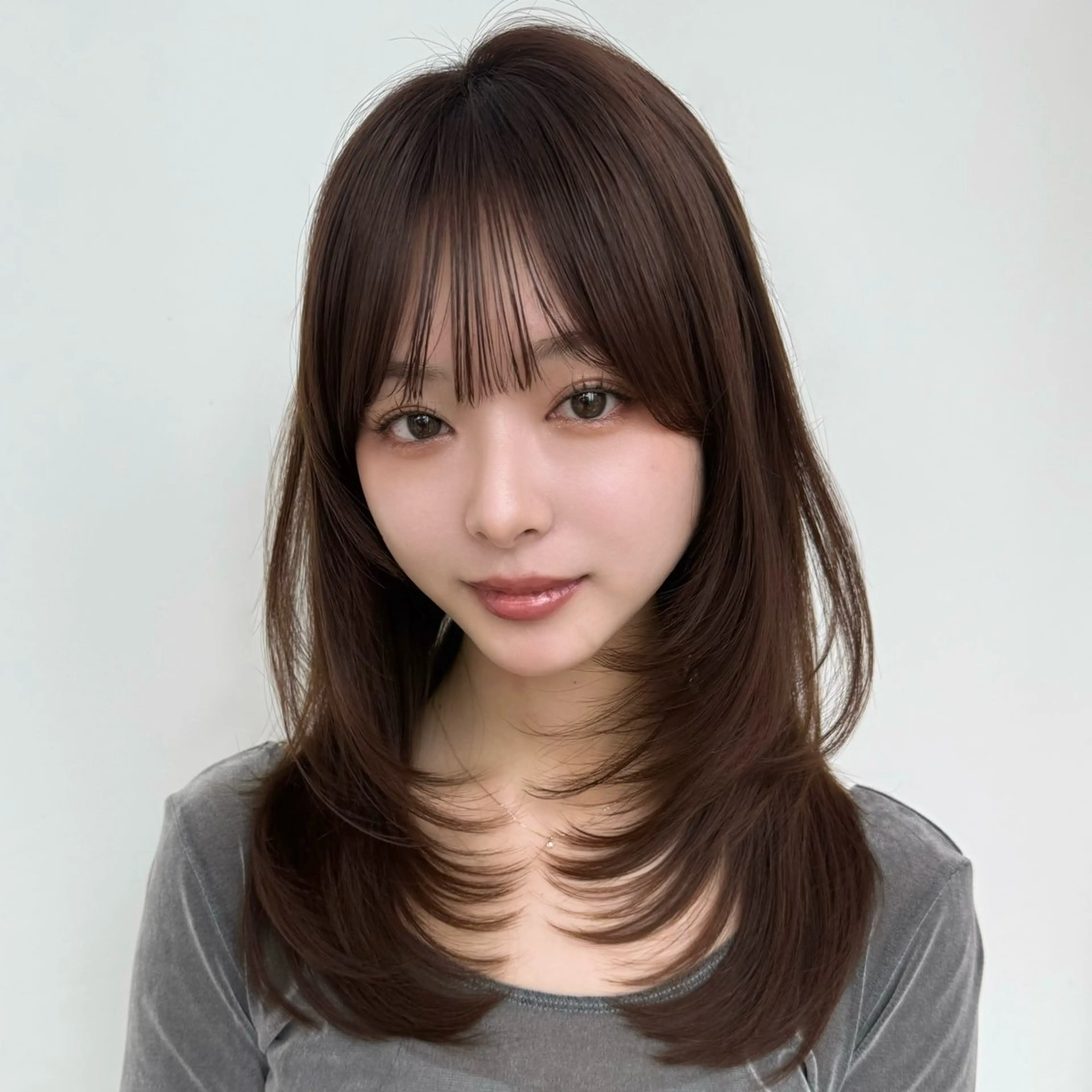 セミロング 似合わせレイヤー/ 透明感カラーのヘアスタイル