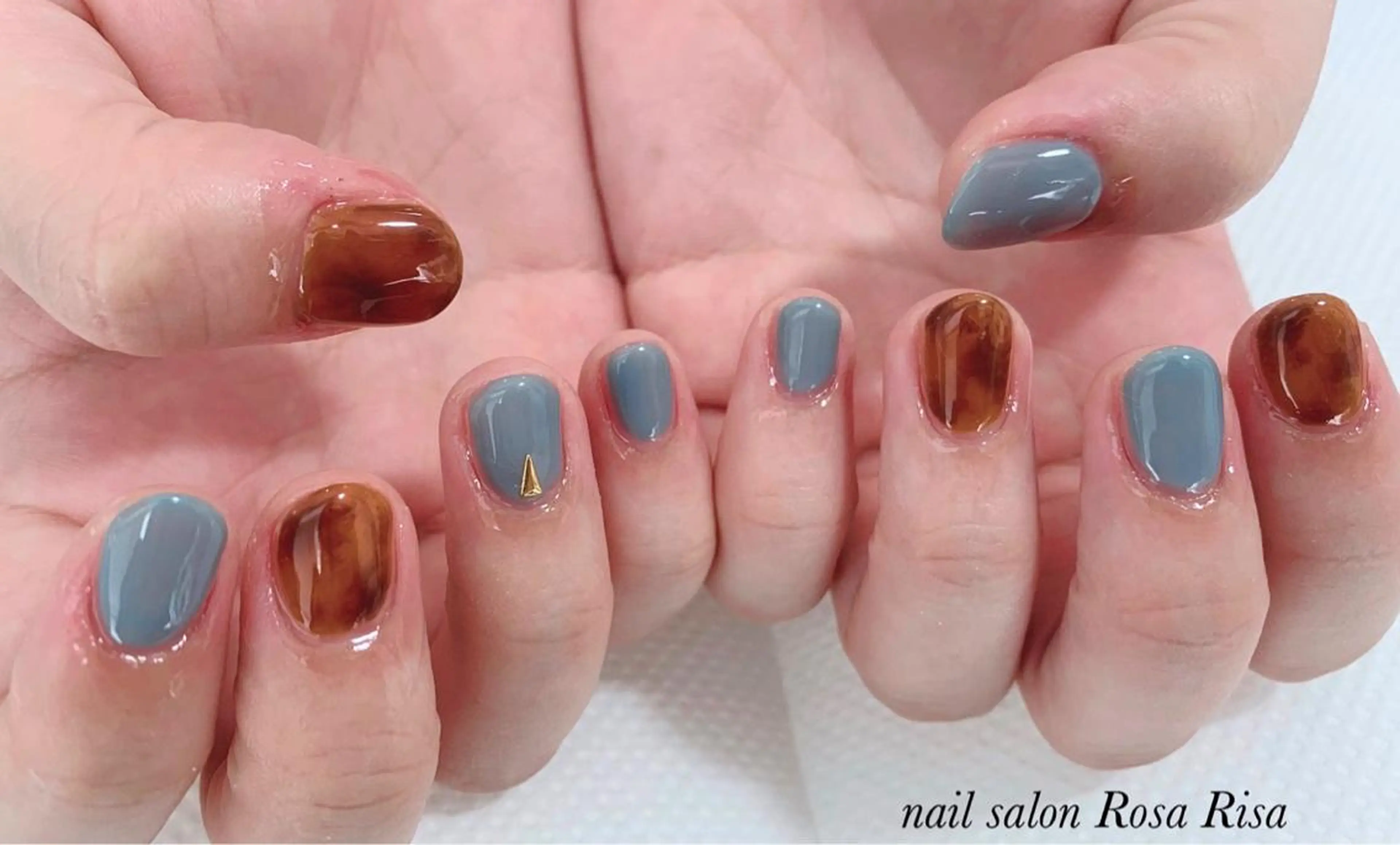 ショート ネイル べっ甲ネイル シンプルネイル ネイルスタジオ シェイクユアハンズのネイルデザイン