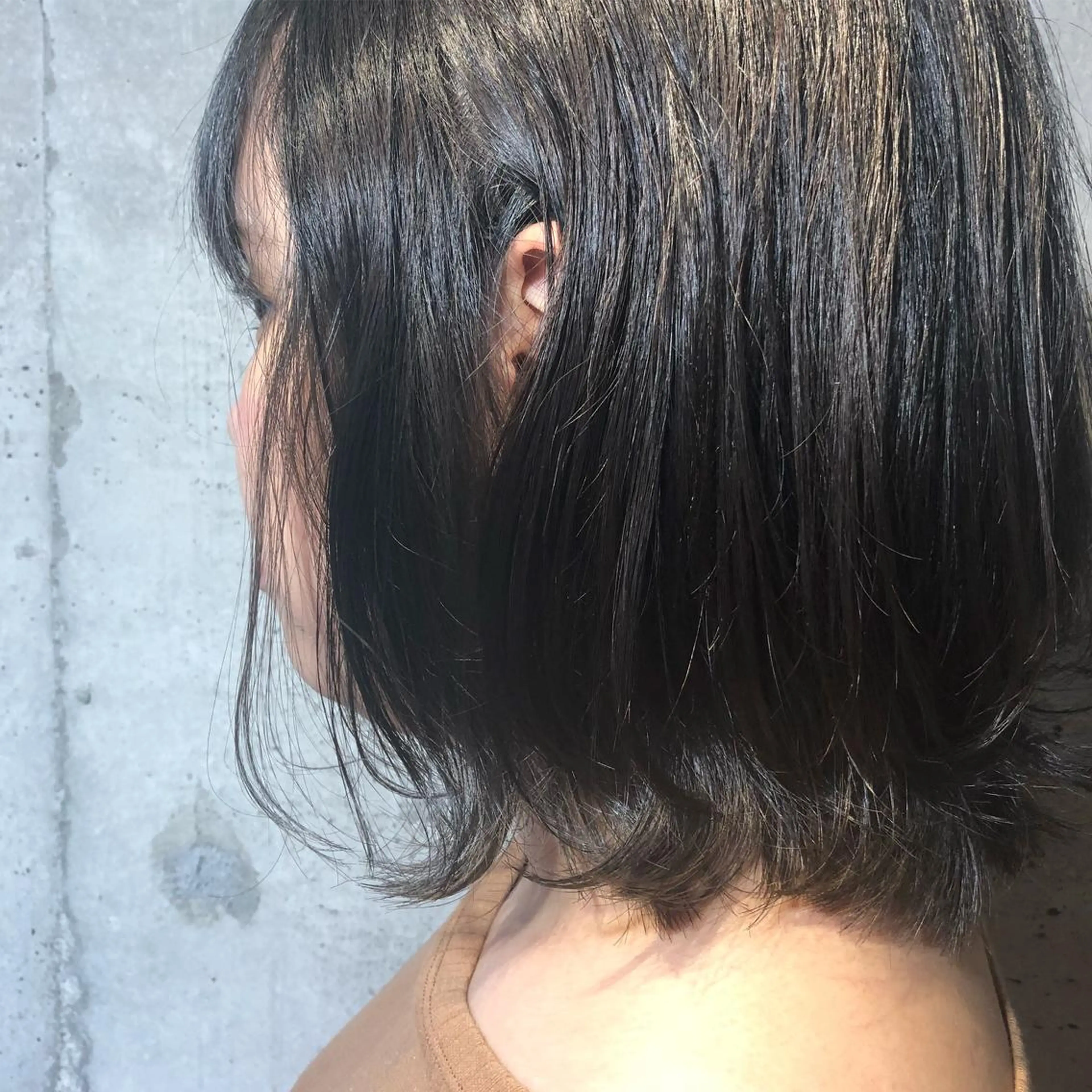 ミディアム カラー まなべ さくらのヘアスタイル