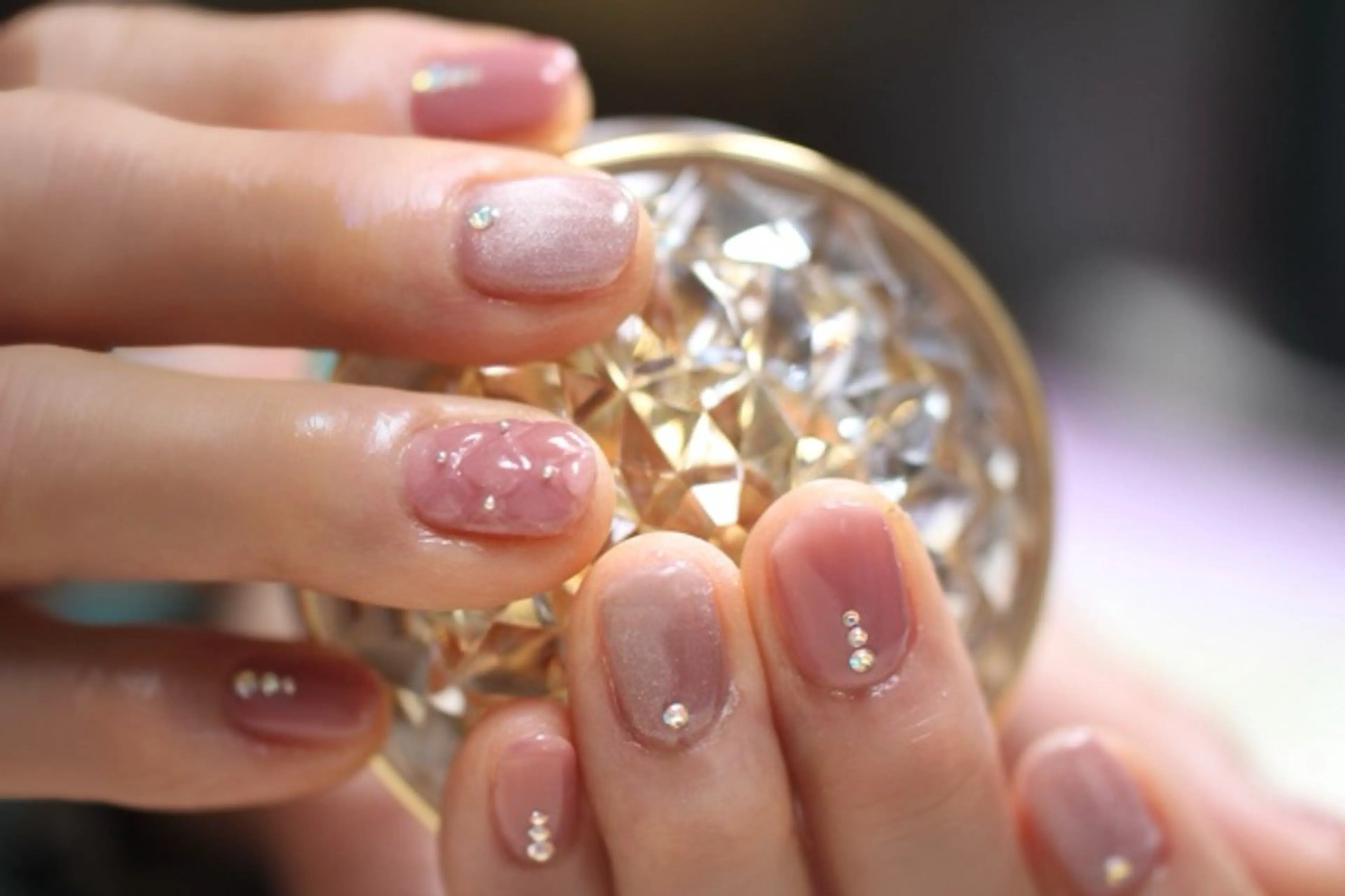 ネイル ジェルネイル マグネットネイル ママリンド　志村坂上店所属・しみ えんのネイルデザイン