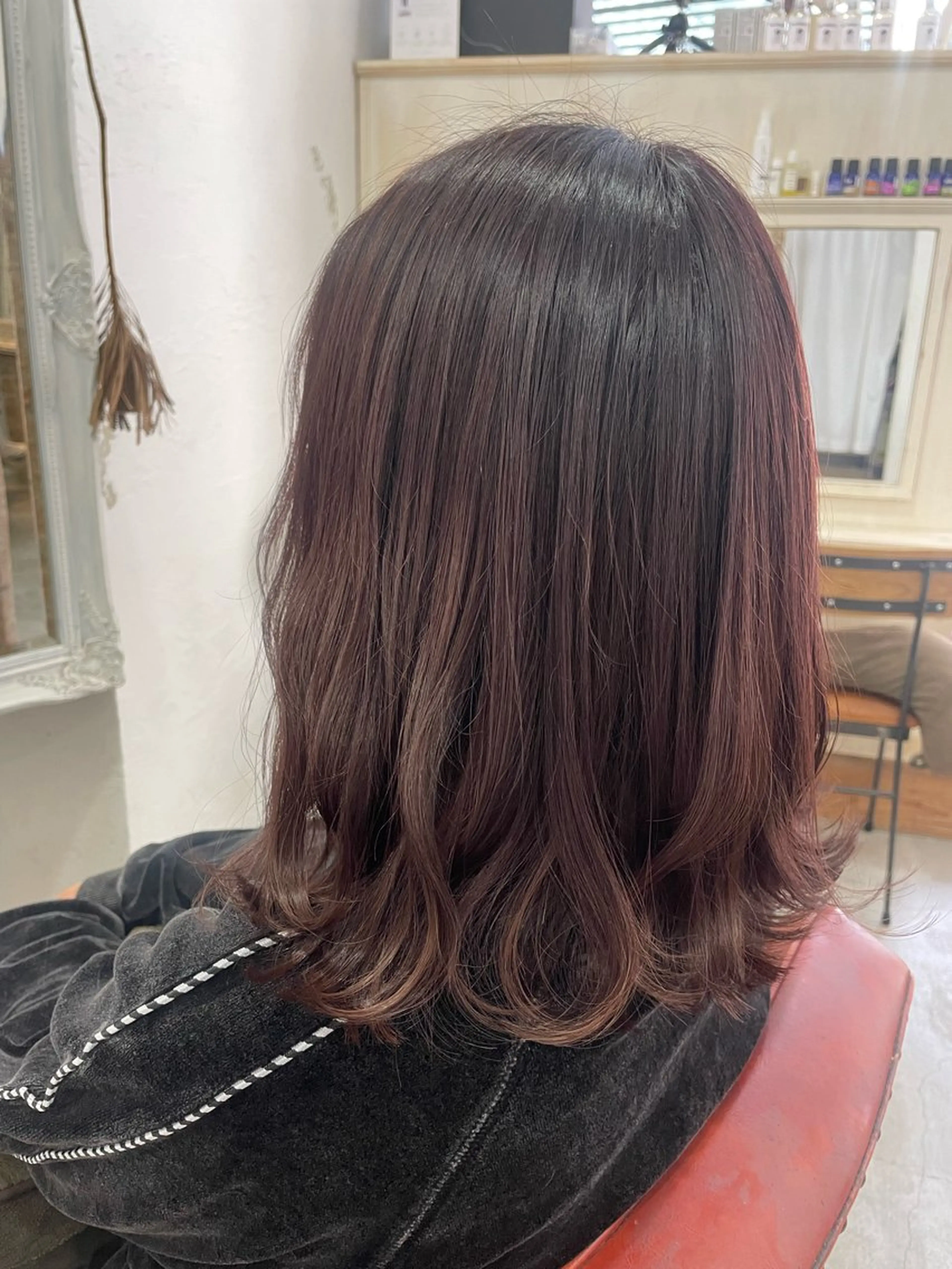 ミディアム カラー バイオレットカラー fio マナミのヘアスタイル