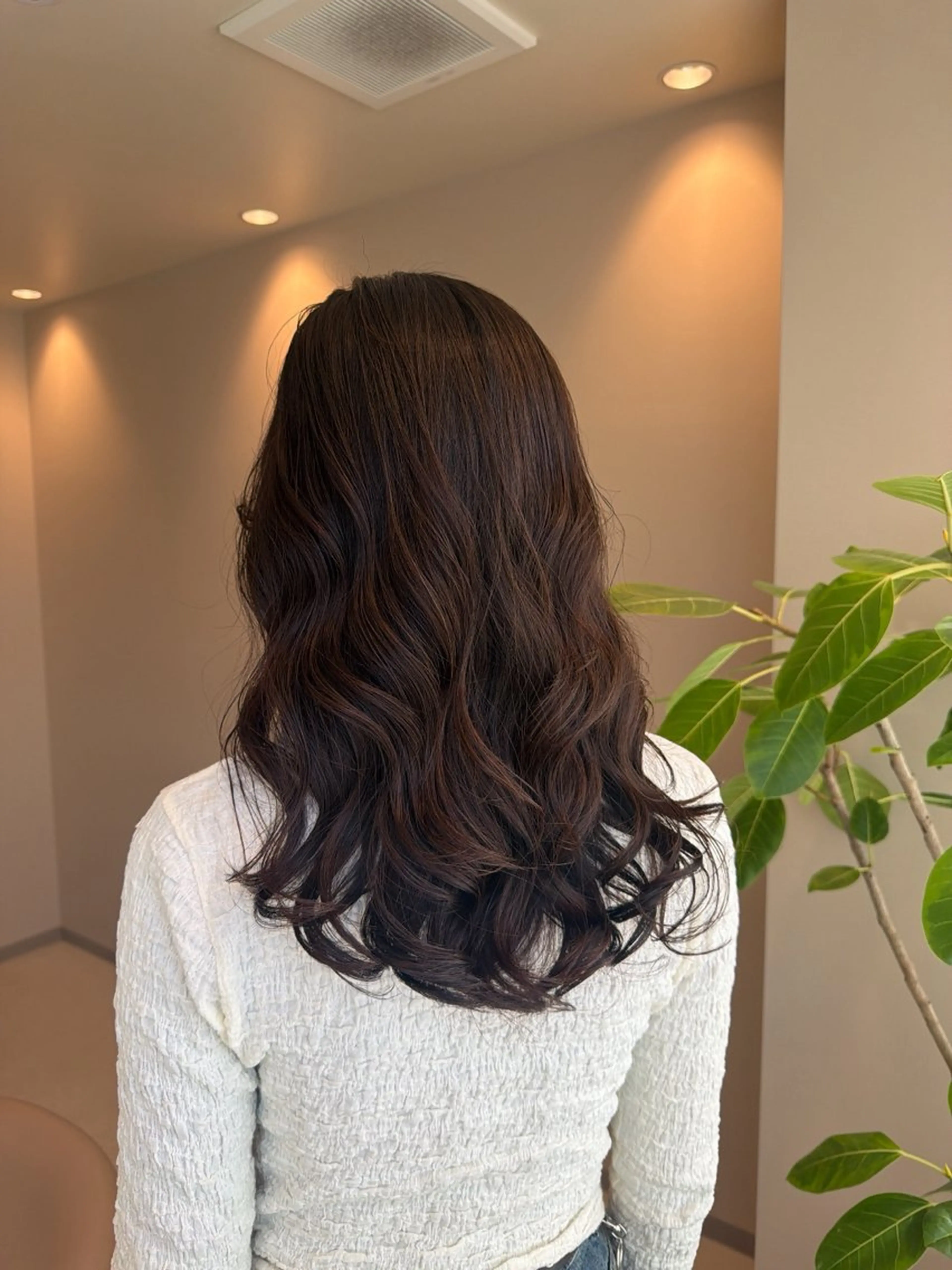 ロング パーマ 韓国風ヘア コテ巻きパーマ 阪上 沙織のヘアスタイル