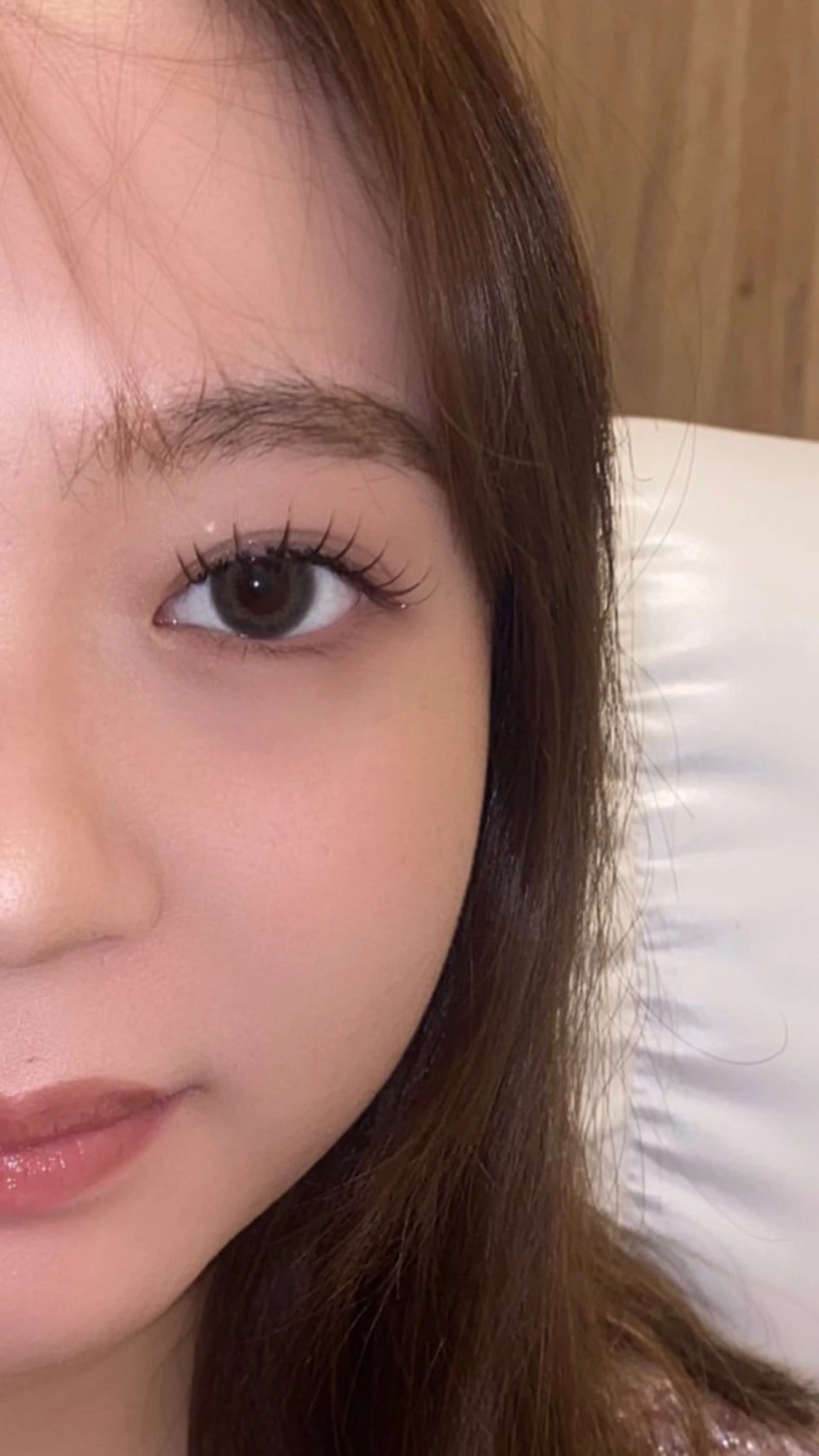 マツエク・マツパ 束感まつ毛 フラットラッシュ 韓国風マツエク パリジェンヌラッシュリフト ボリュームラッシュ 肌に馴染むハイトーン /ミルクティーカラーのヘアスタイル