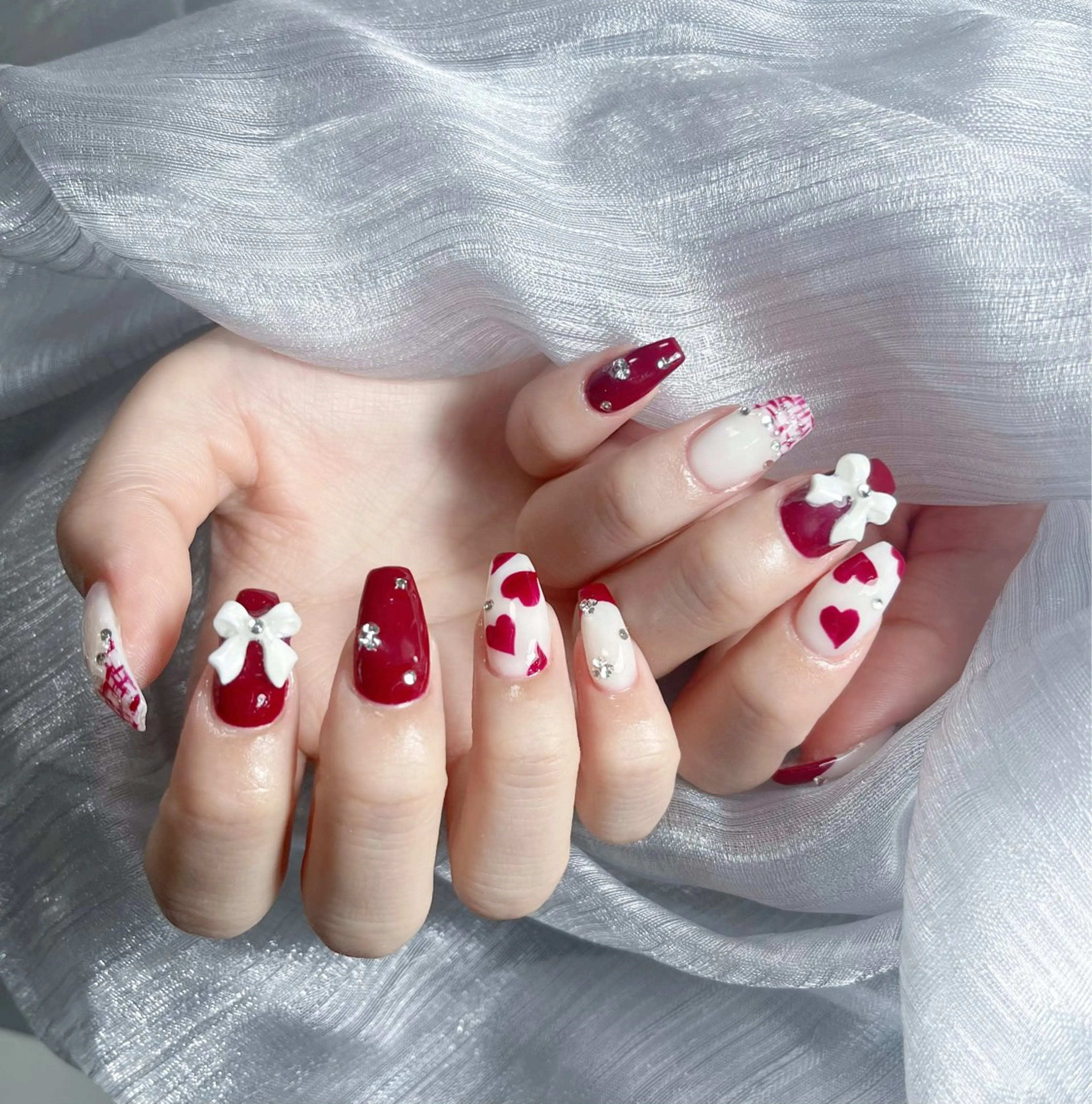 ネイル オーロラネイル クリアネイル フラッシュネイル ジェルネイル グラデーション ハンドネイル Amee Nail Salonのネイルデザイン