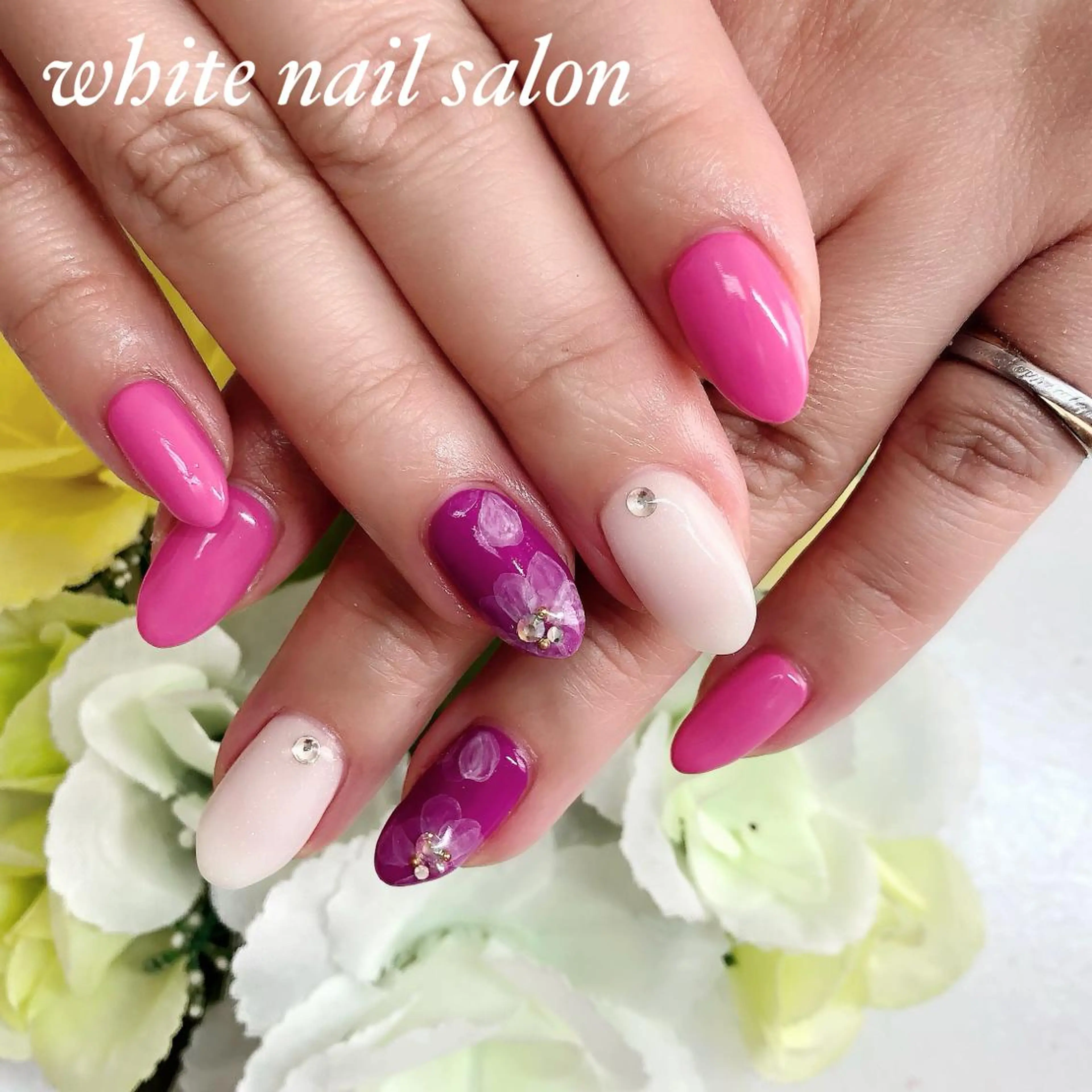 ネイル アートネイル フレンチネイル ジェルネイル ハードジェル 持ち込み ハンドネイル white nail salonのネイルデザイン