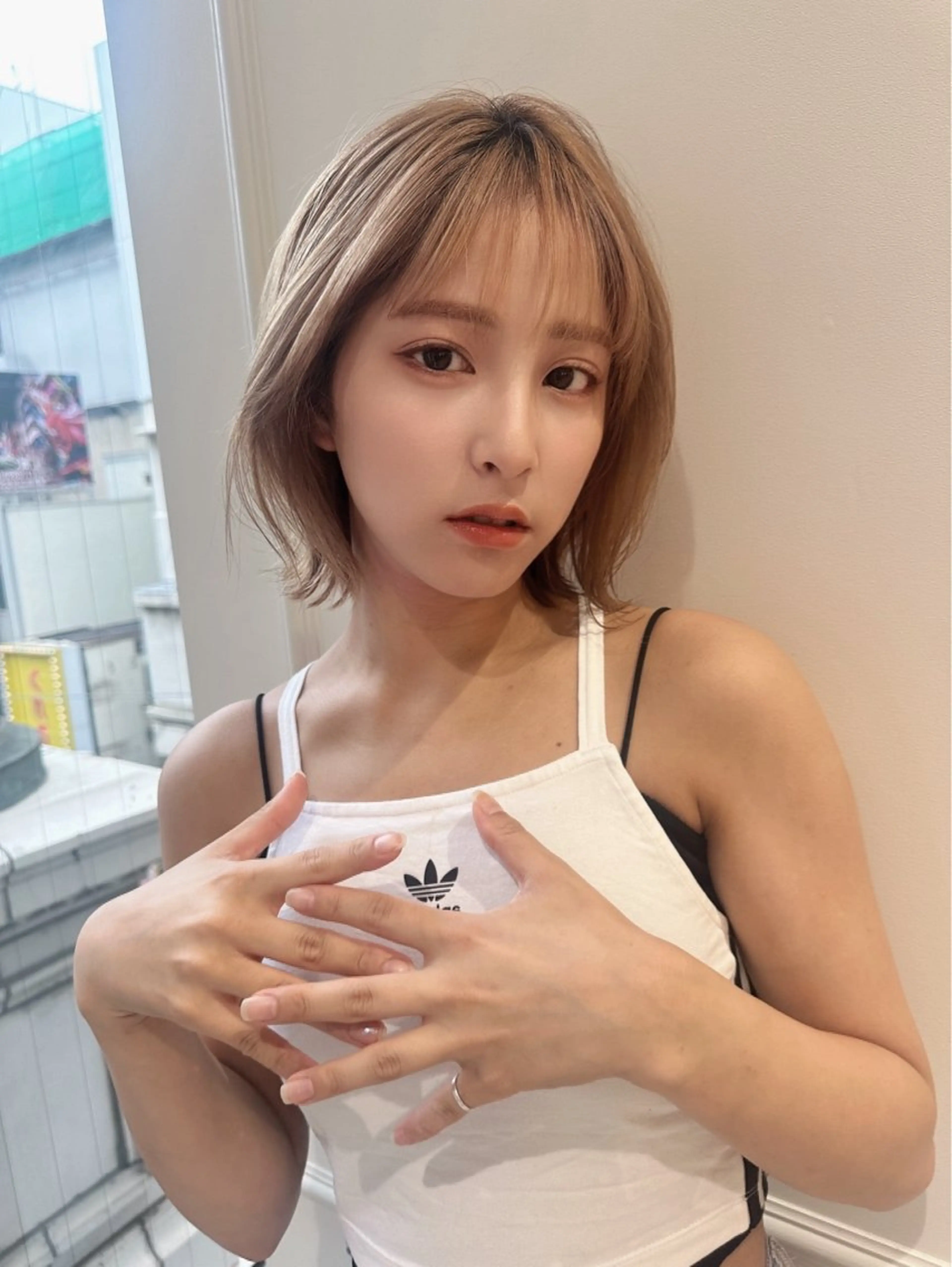 ショート ヘアカラー トリートメント 小顔レイヤー/ ベージュ🤍Rieのヘアスタイル