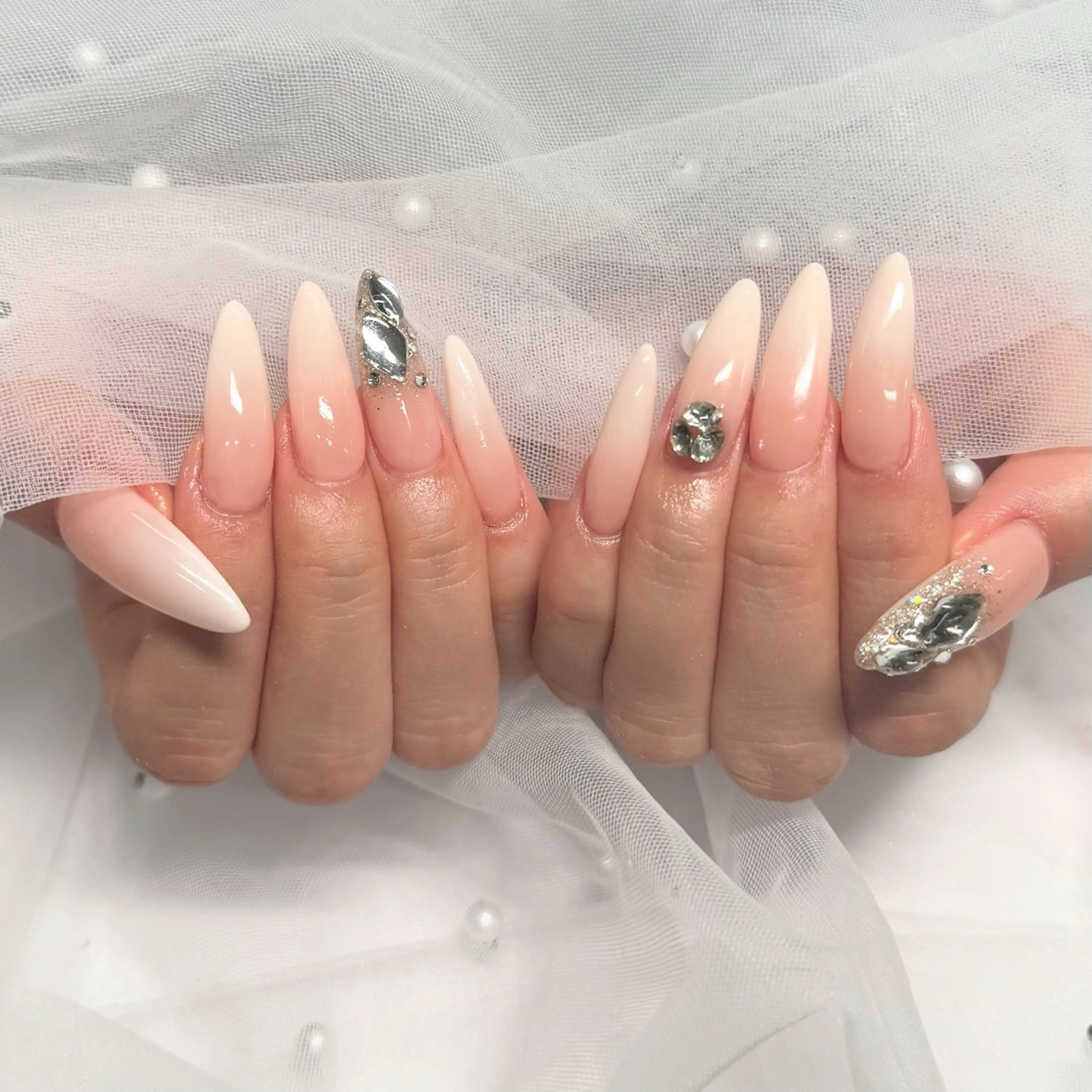 ネイル グラデーション ロングネイル ワンホンネイル ハンドネイル 🫧Rio🫧ネイル /渋谷🫧ワンホンのネイルデザイン