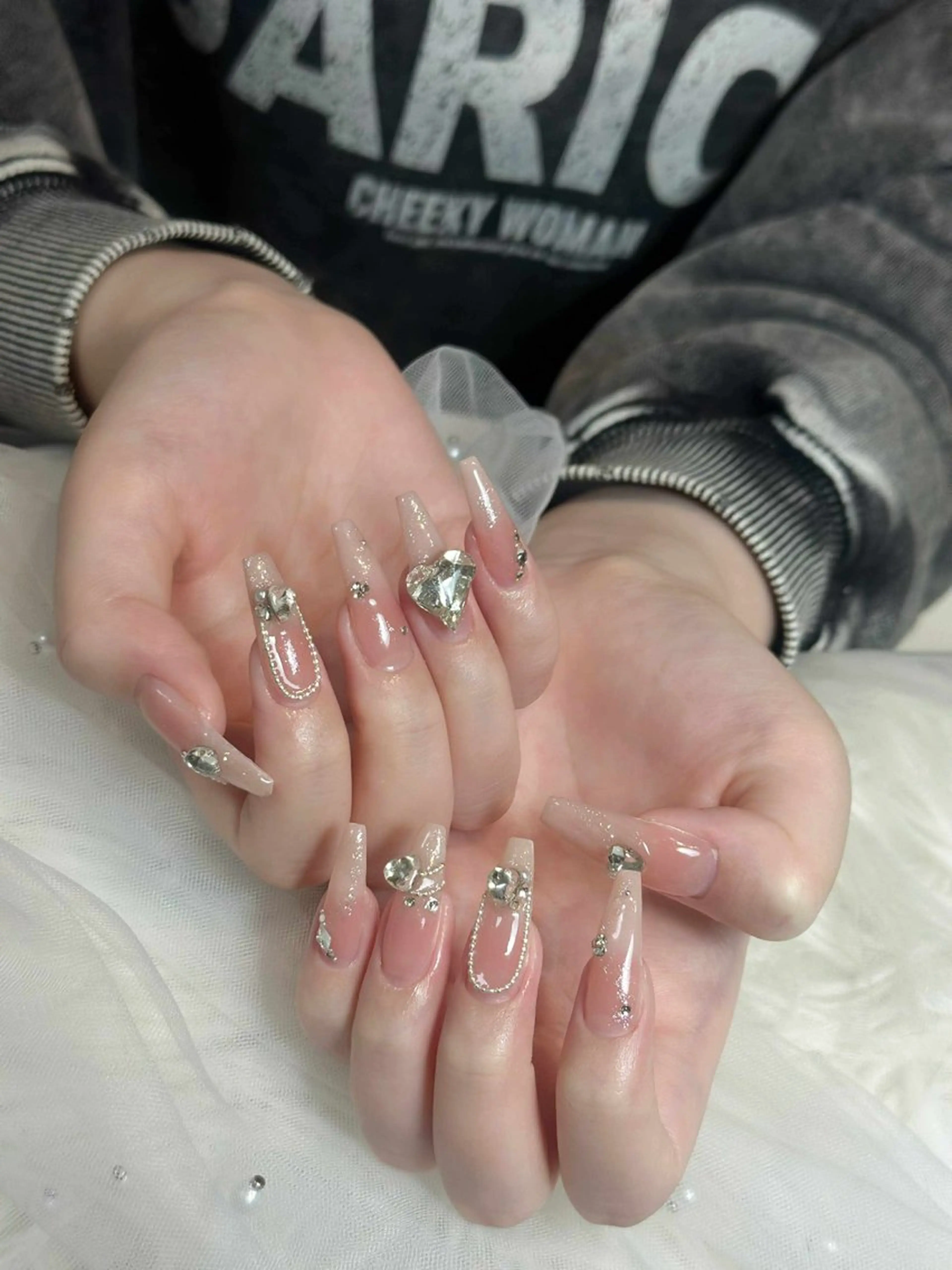 ネイル ボルドー ブラウン チークネイル ドット フットネイル Julli NailStudioのネイルデザイン