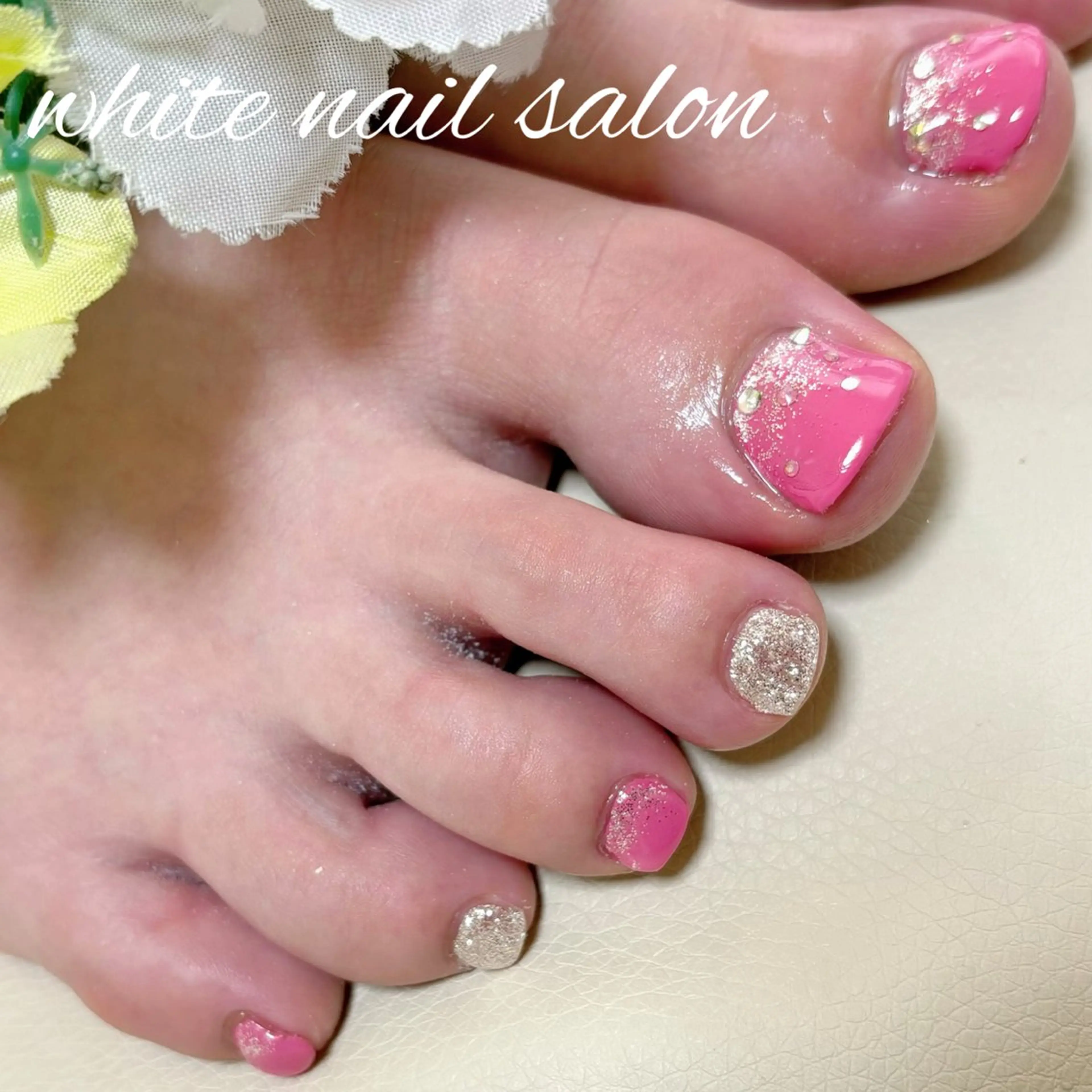 ネイル ホワイト フットネイル white nail salonのネイルデザイン