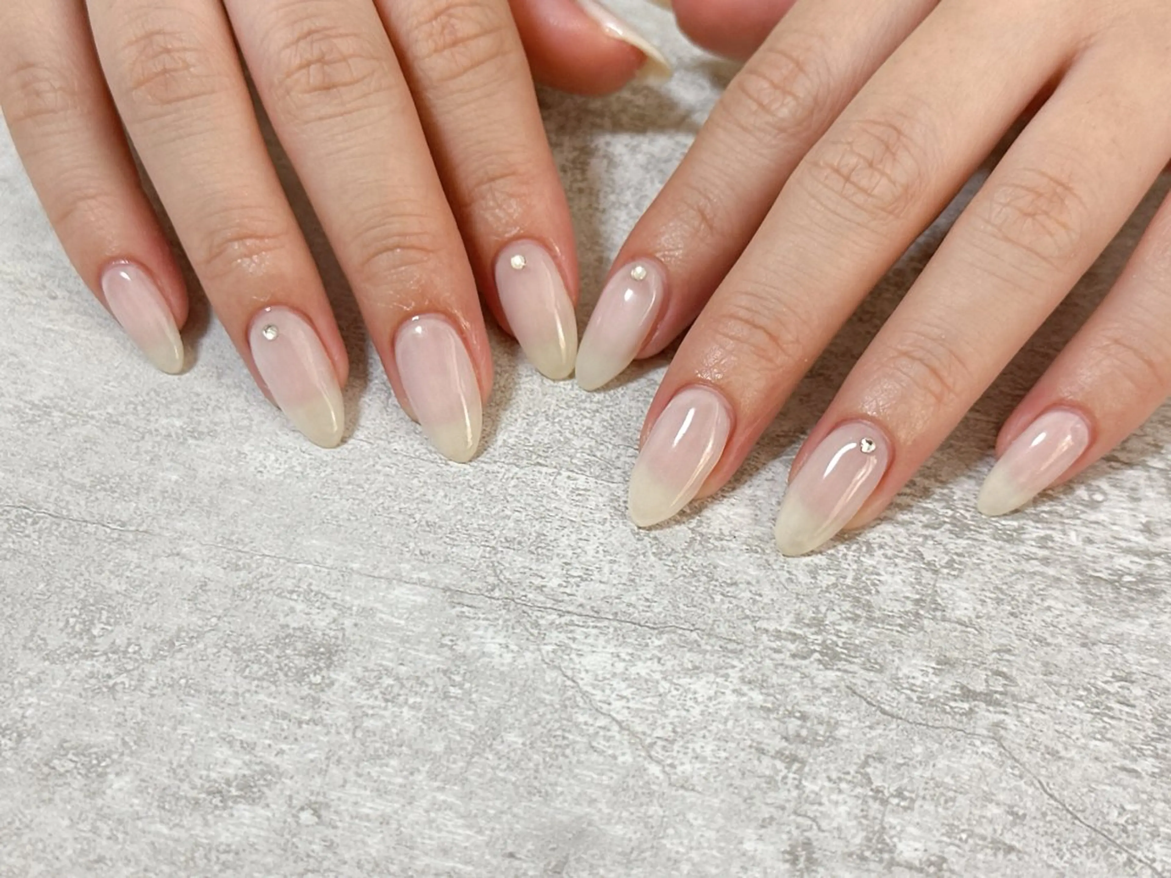 ネイル オーロラネイル フットネイル フレンチネイル ジェルネイル マグネットネイル ハンドネイル mogunail &blowのネイルデザイン