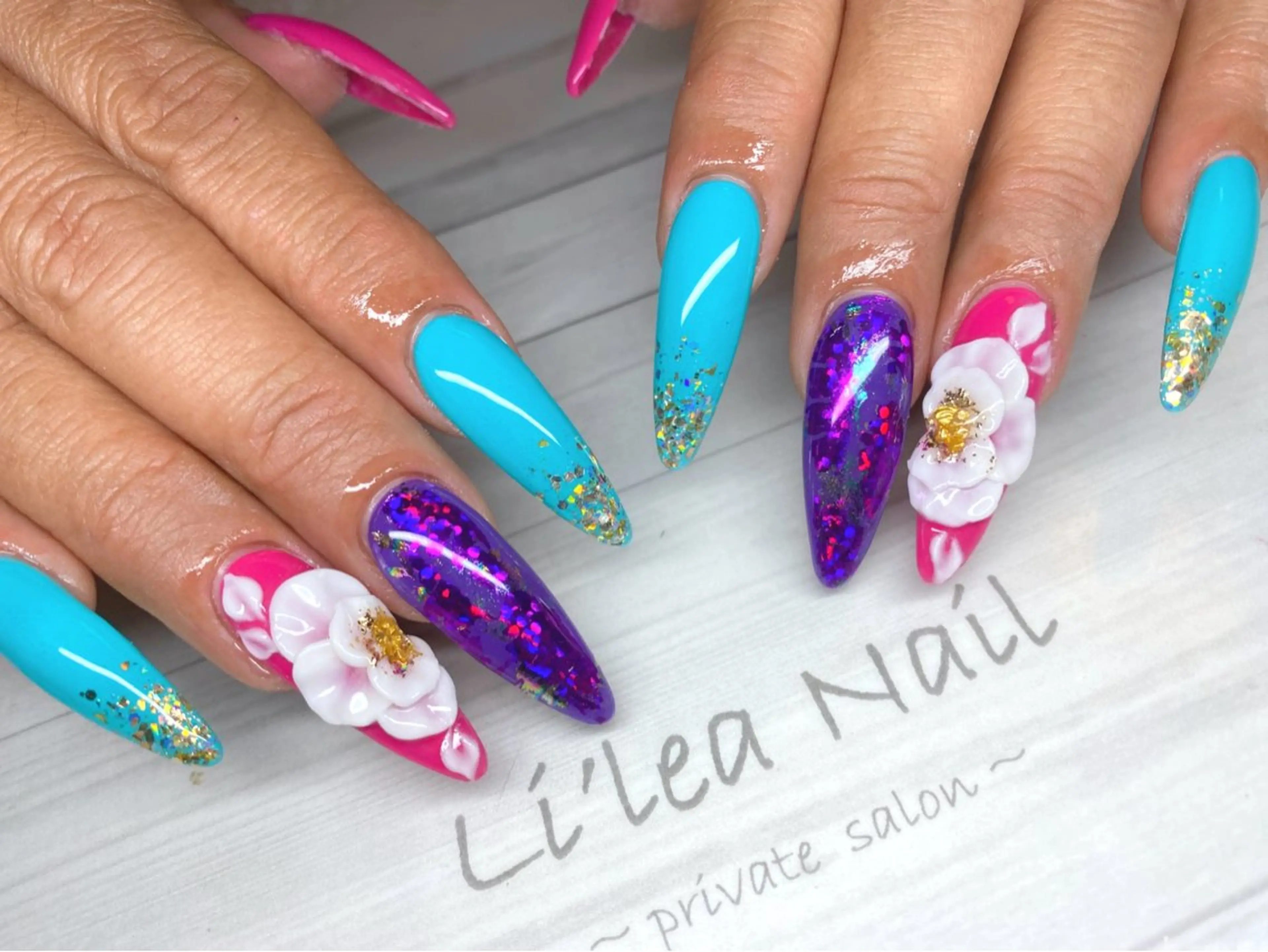 ネイル Li'leaNail AINAのネイルデザイン