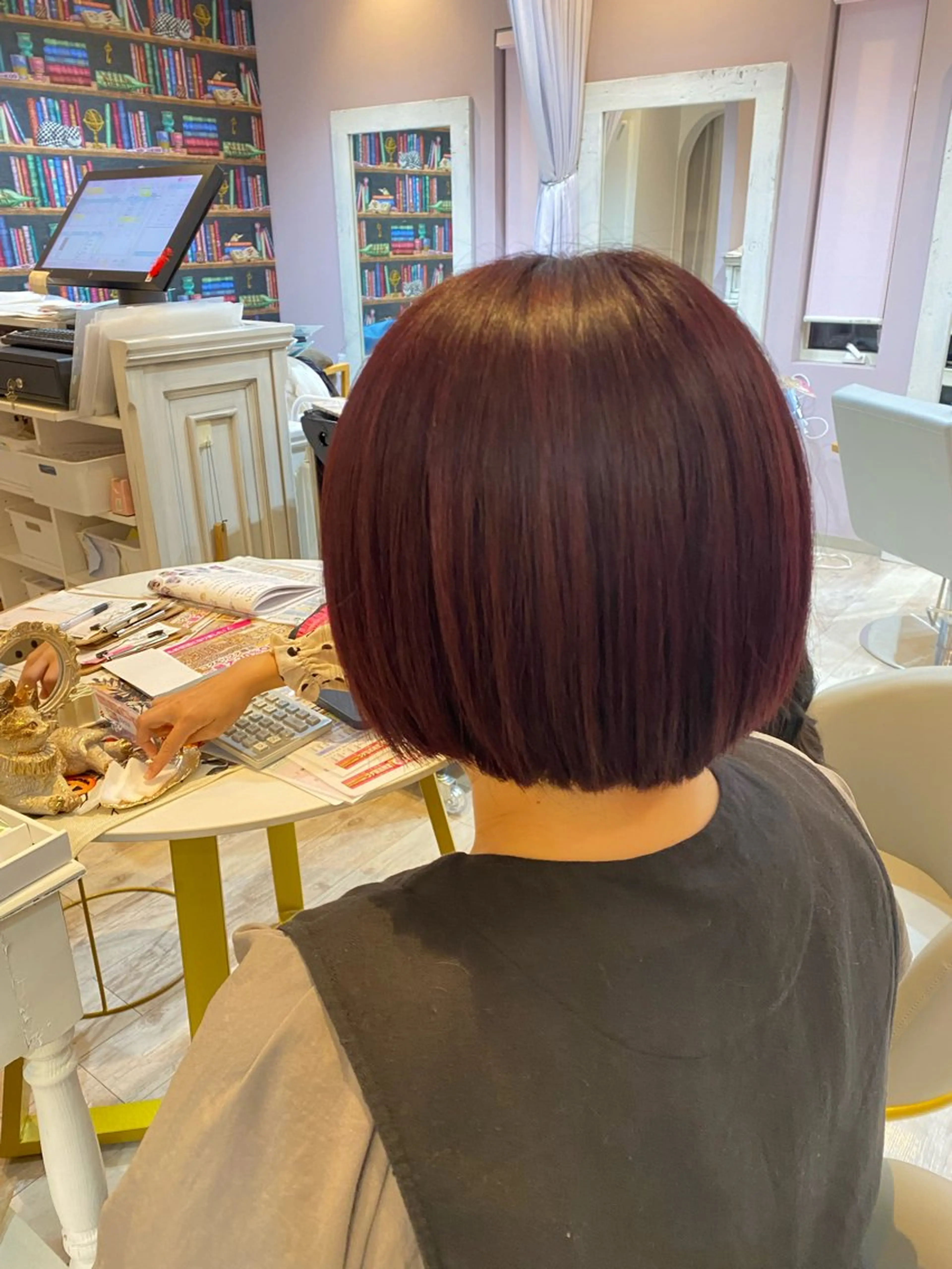 ショート ボブ かまだ しおりのヘアスタイル