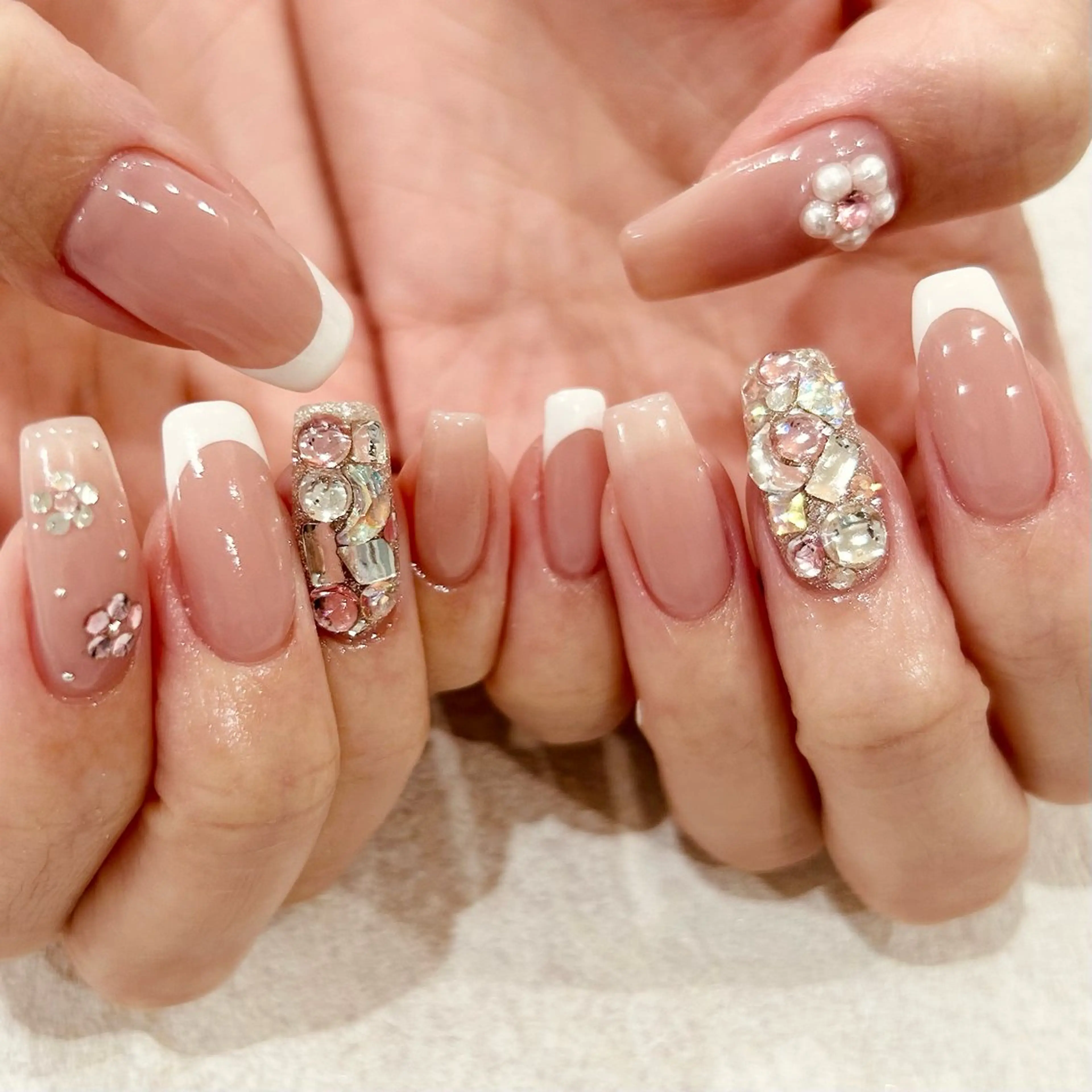 ネイル ストーンネイル ハンドネイル muum_nail 新宿2分 三丁目1分のネイルデザイン