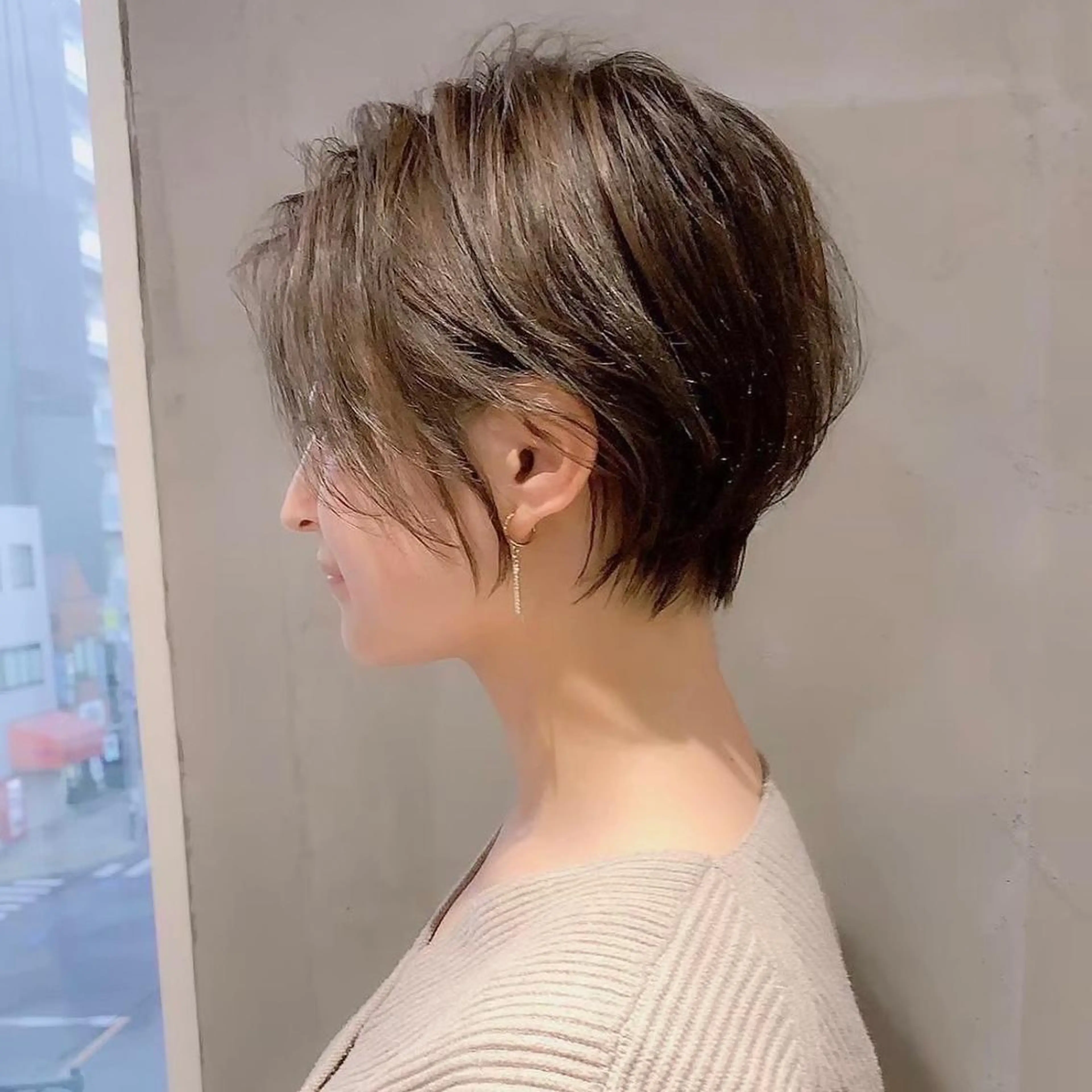 ショート カラー くびれヘア ショートヘア むらたねね🌻 艶髪🫧韓国ヘアのヘアスタイル