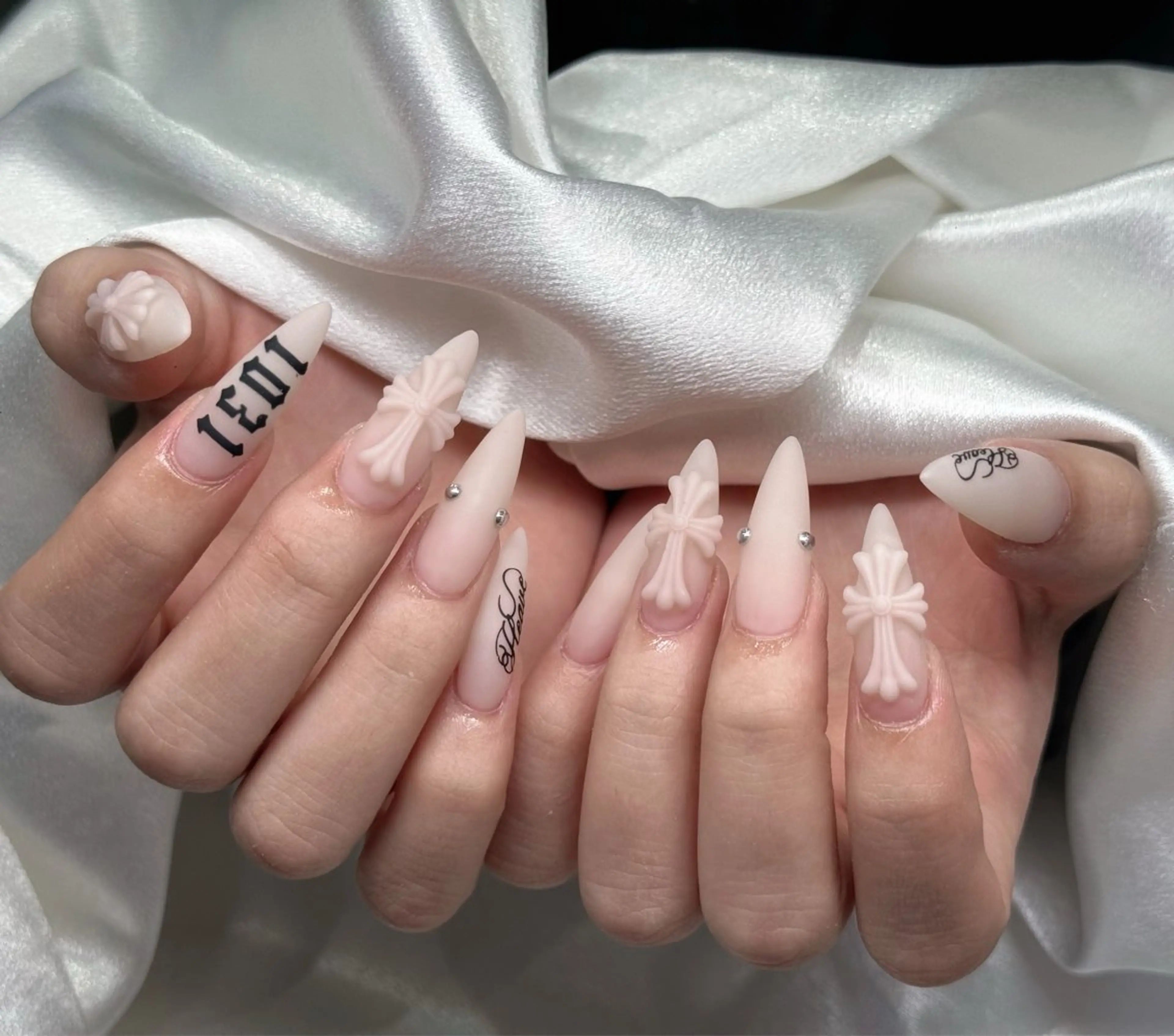 ネイル フラワーネイル ハート レース ロングネイル 春ネイル ハンドネイル MILO 168 池袋のネイルデザイン