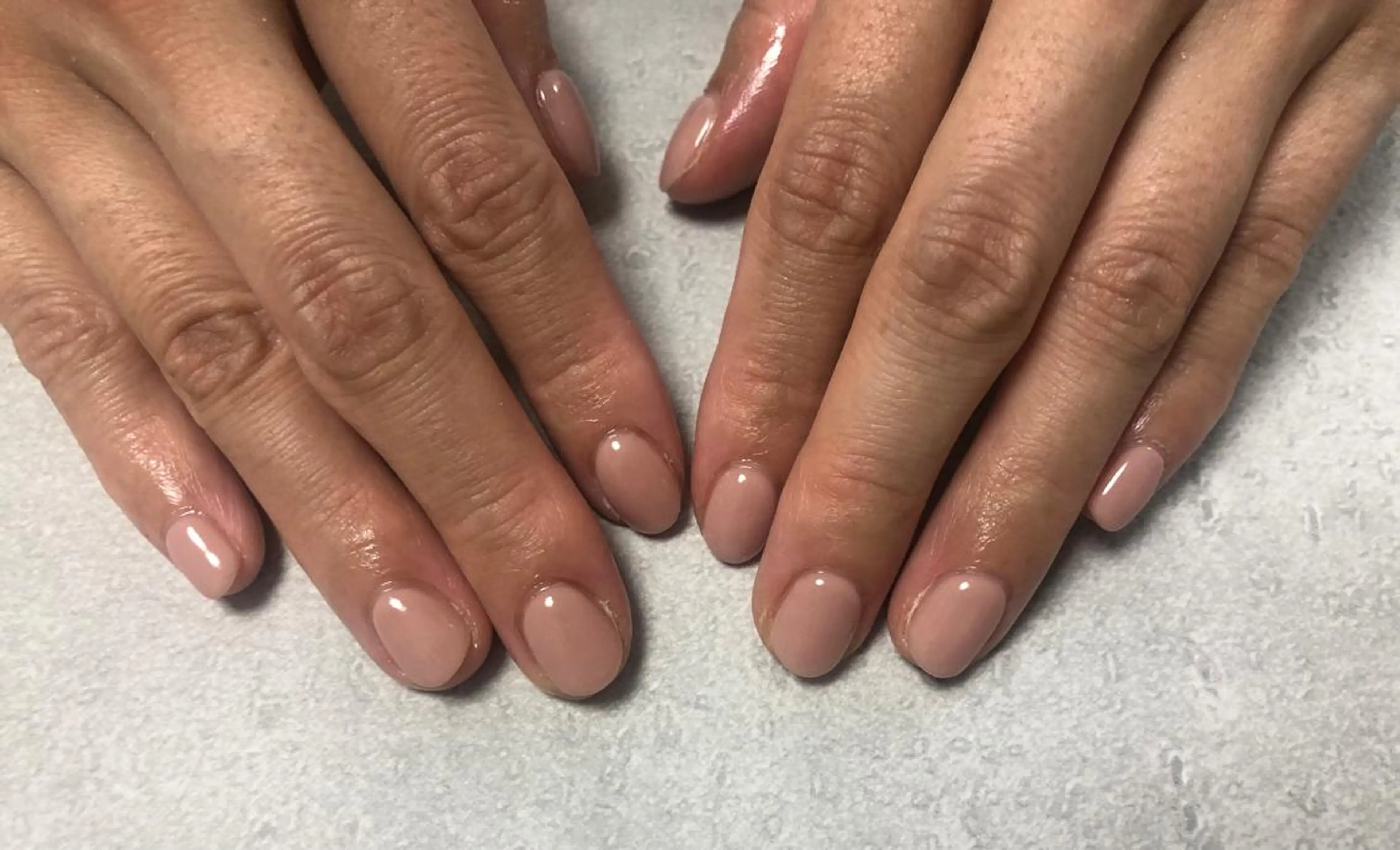 ネイル ワンカラーネイル ハンドネイル mogunail &blowのネイルデザイン