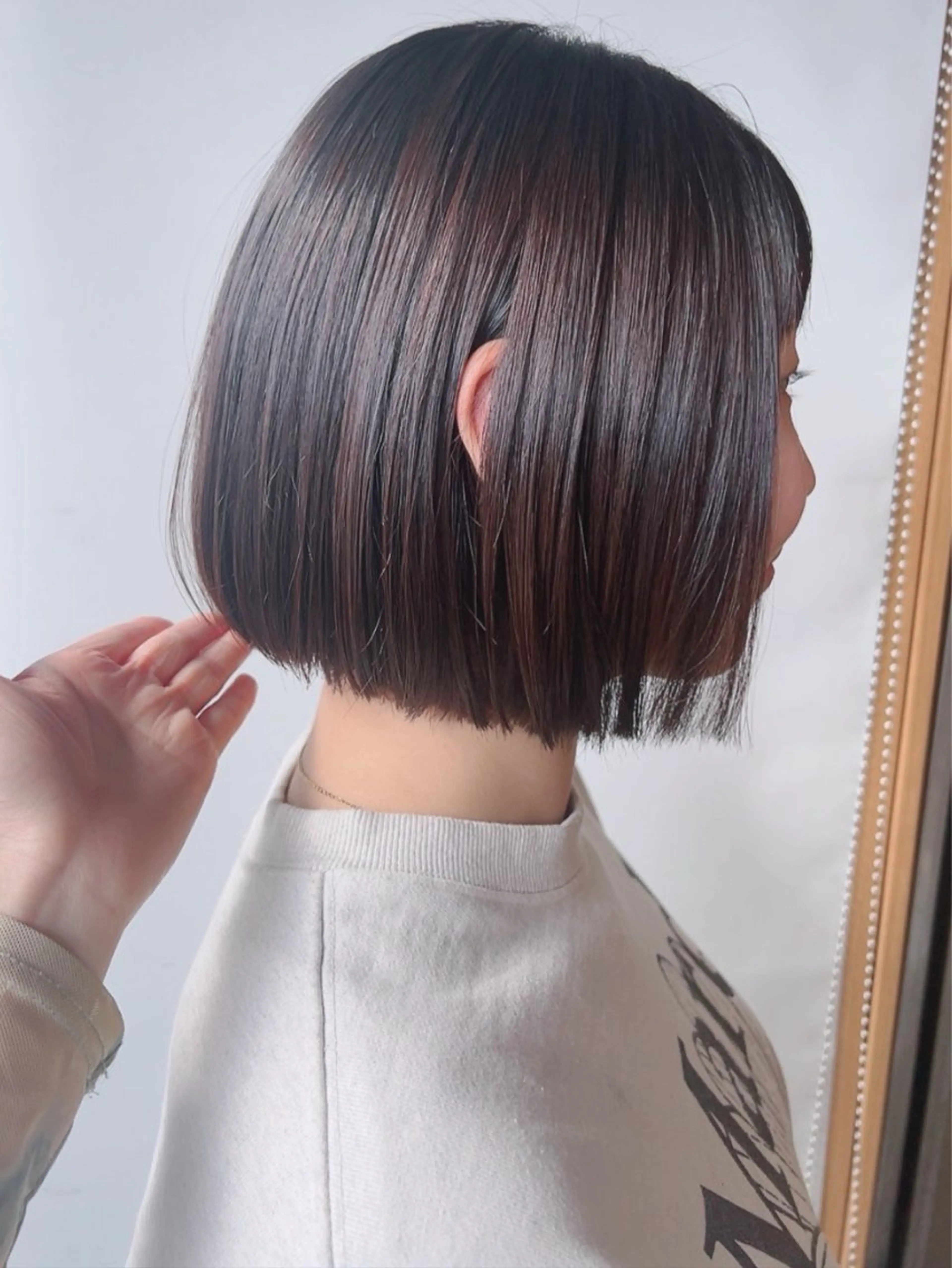 ショート 切りっぱなしボブ ボブ 松岡彩華 ボブ /グレージュのヘアスタイル