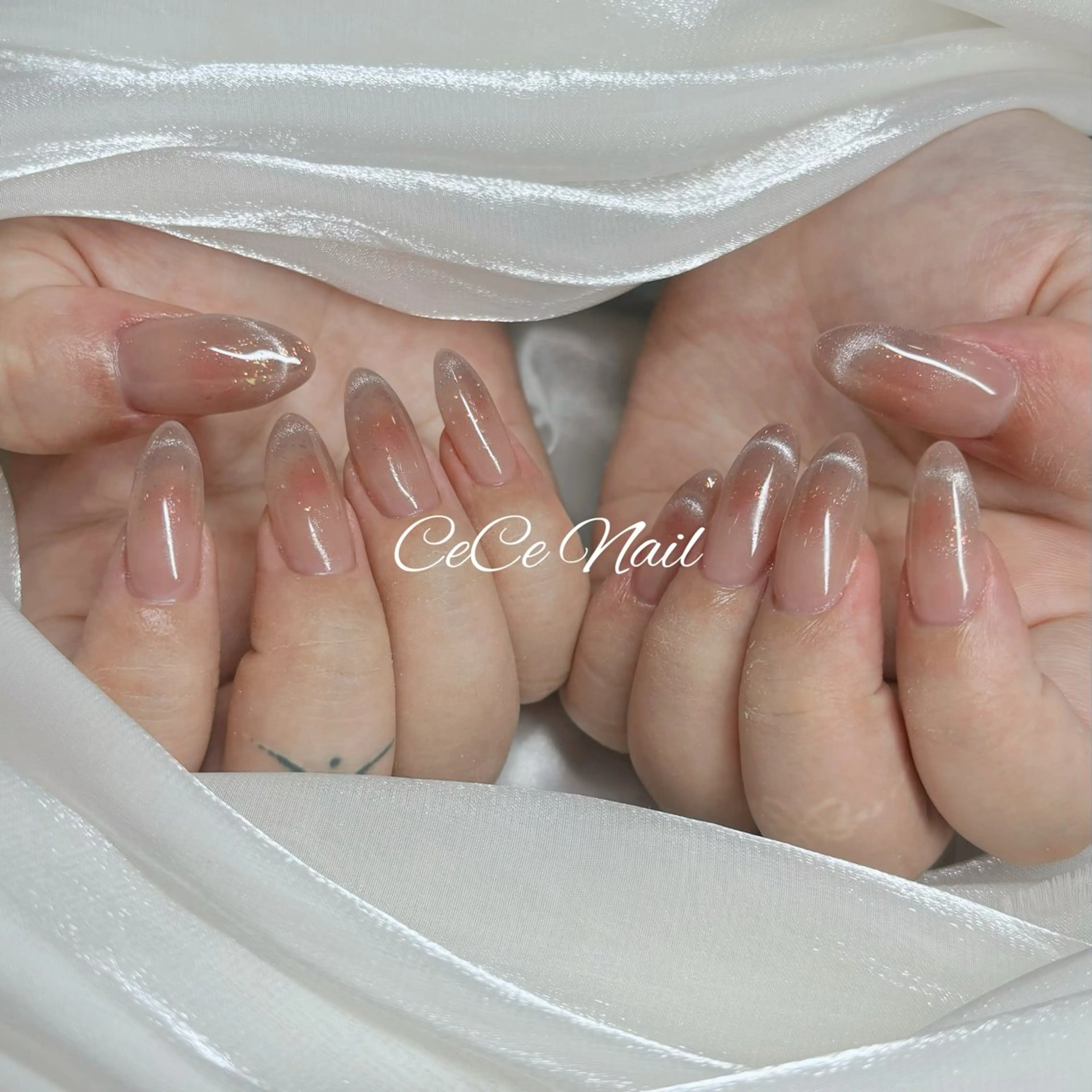 ネイル オーロラネイル 長さ出し フットネイル フレンチネイル ジェルネイル ハンドネイル CeCe Garden所属・CeCeGarden ✨️キラキラワンホンのネイルデザイン