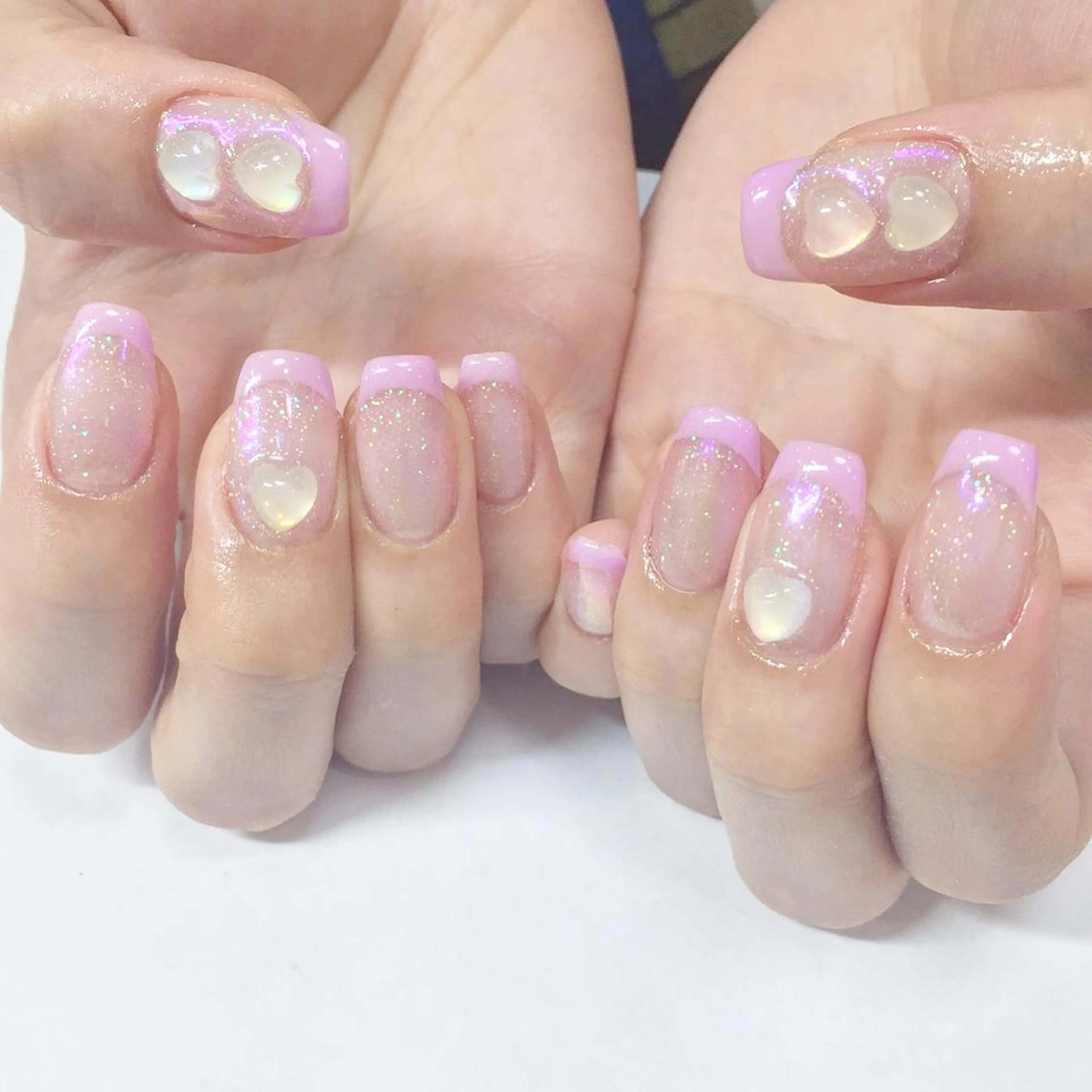 ネイル オーロラネイル フレンチネイル キラキラネイル Minami 🍓のネイルデザイン