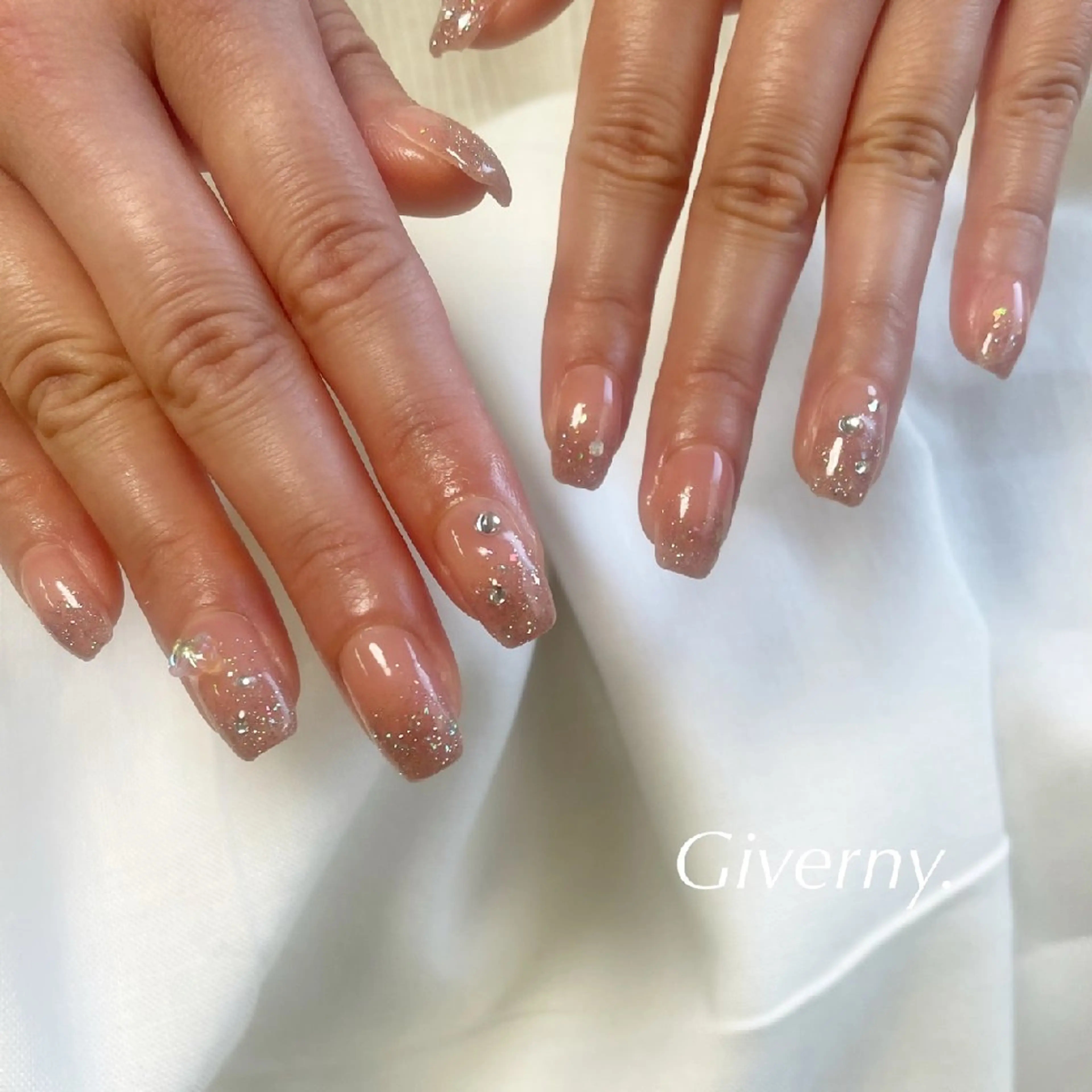 ネイル フラッシュネイル グラデーション ハンドネイル Giverny .のネイルデザイン