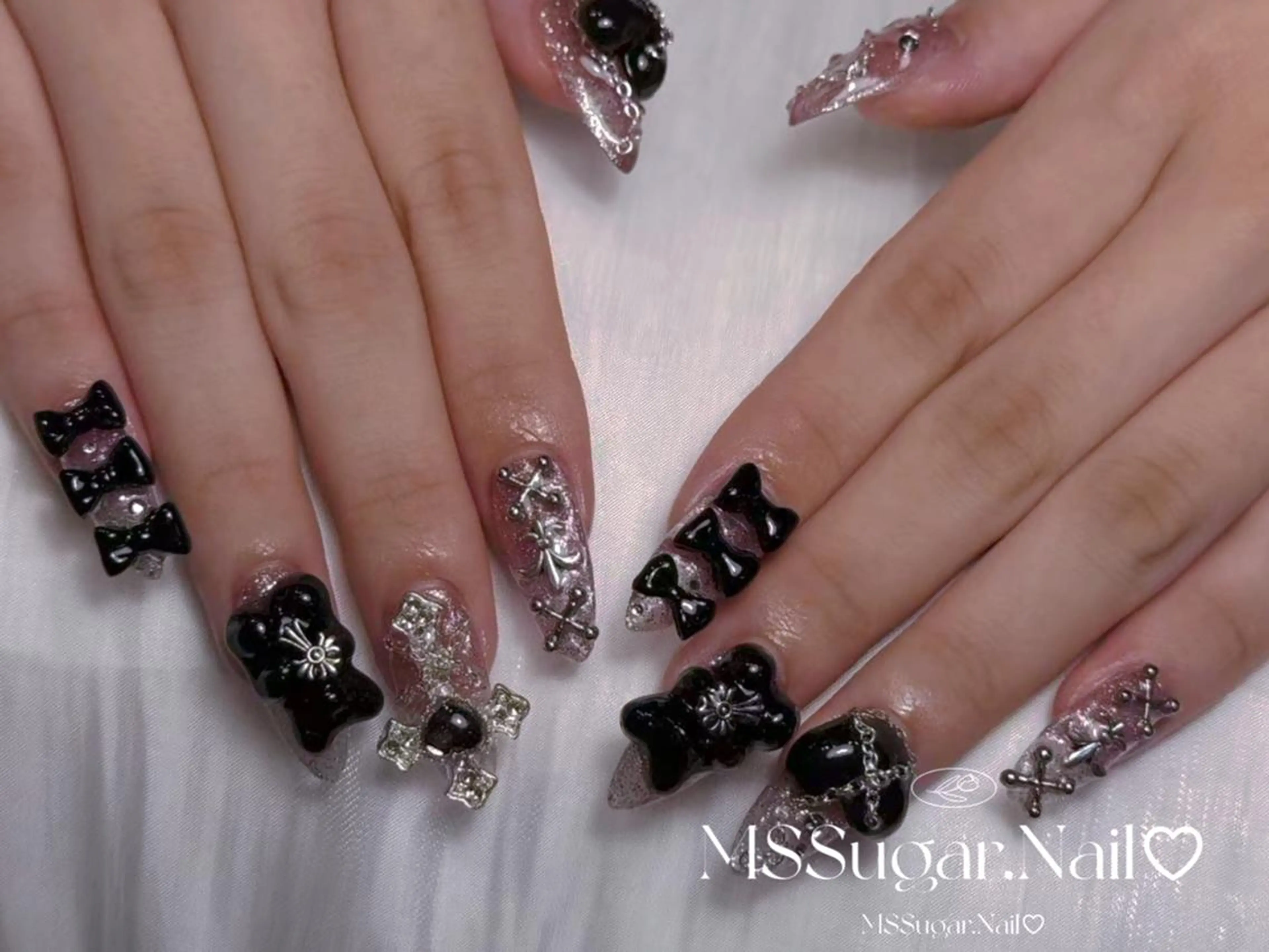 ネイル ハロウィン ロングネイル マグネットネイル スカルプネイル ネイルチップ MSSugar Nailのネイルデザイン