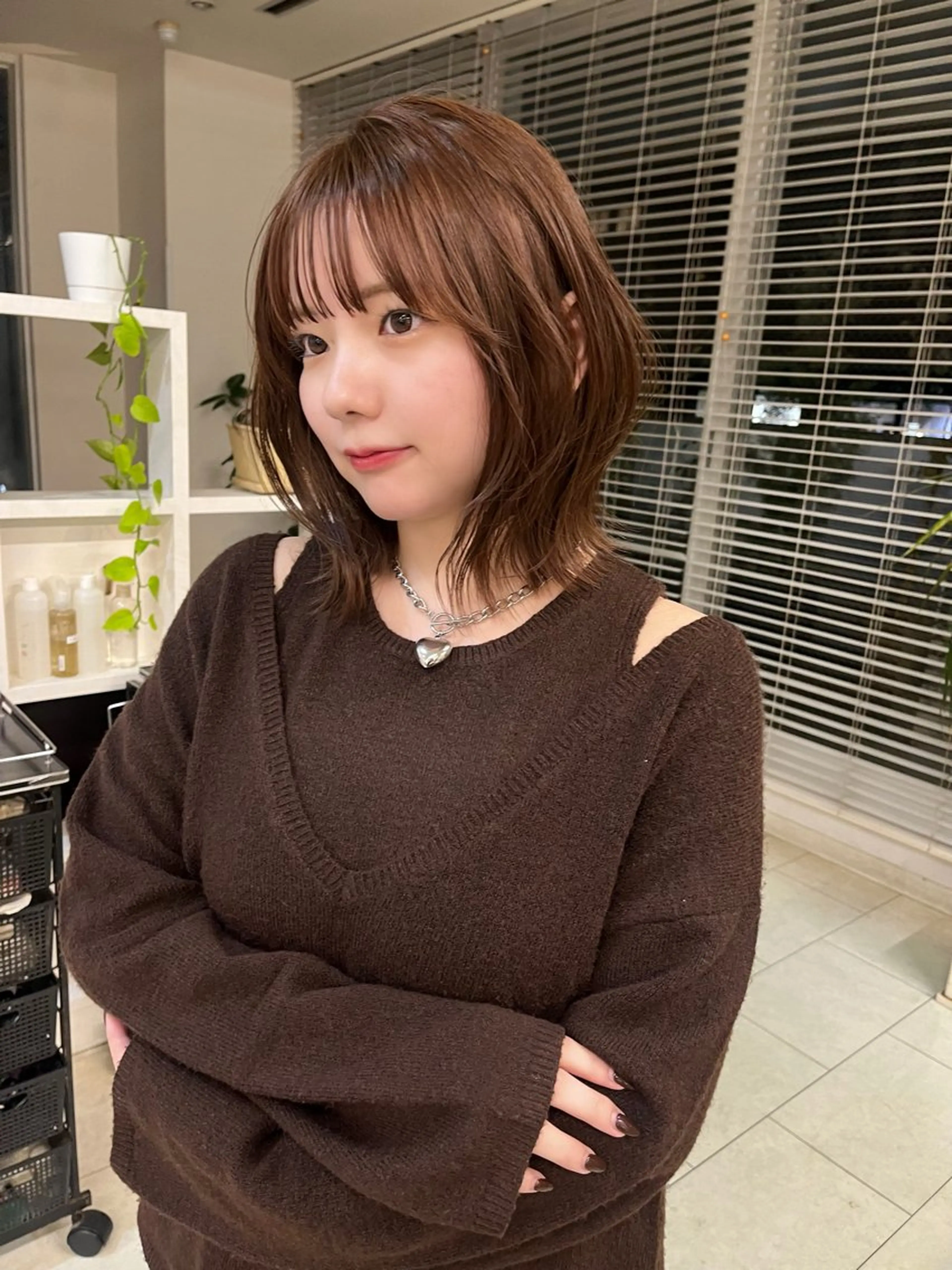 ミディアム カラー レイヤーカット 小顔カット カット ヘアカラー yura /レイヤーカットのヘアスタイル