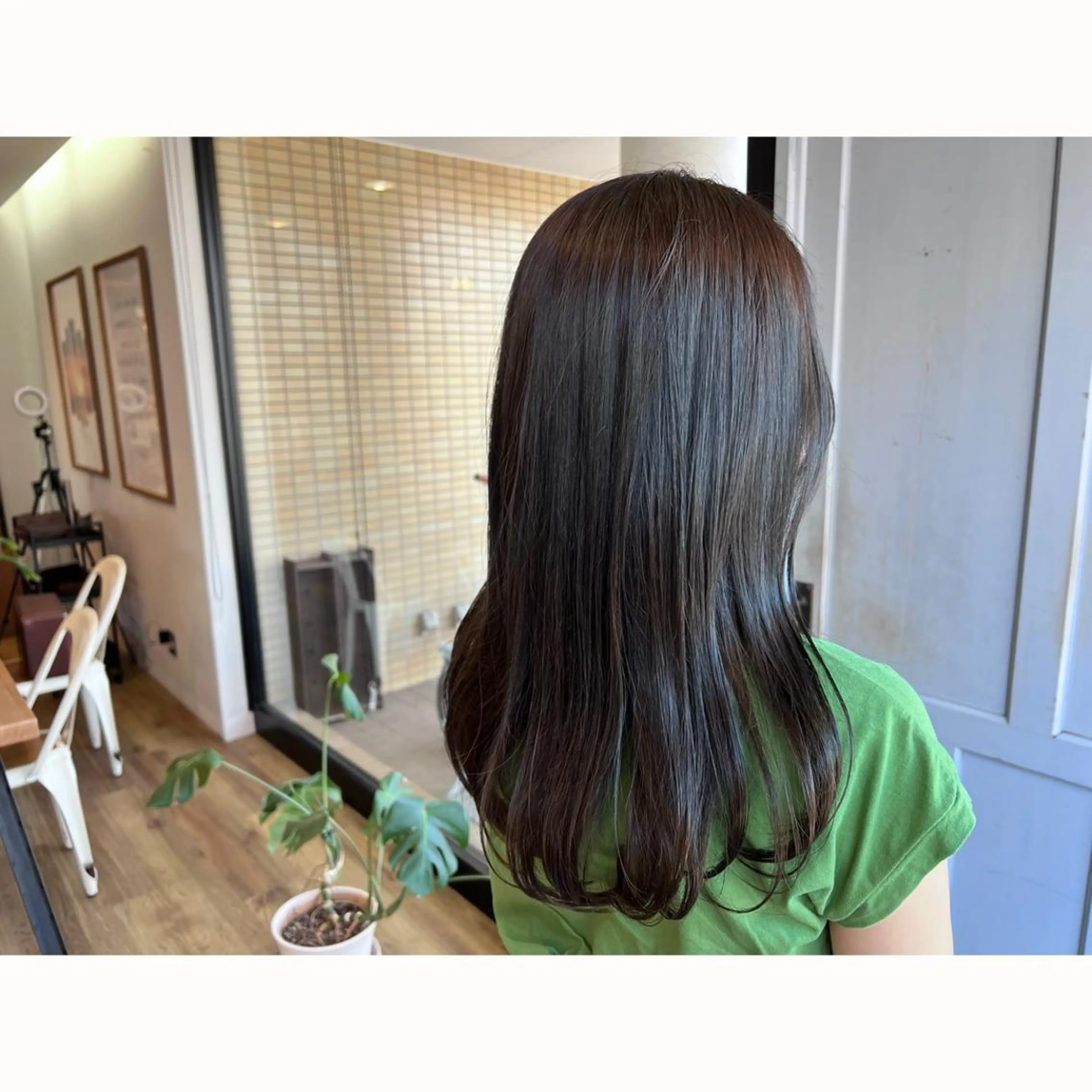 ロング カラー アッシュ ヘアカラー トリートメント ツキダテ ユイのヘアスタイル