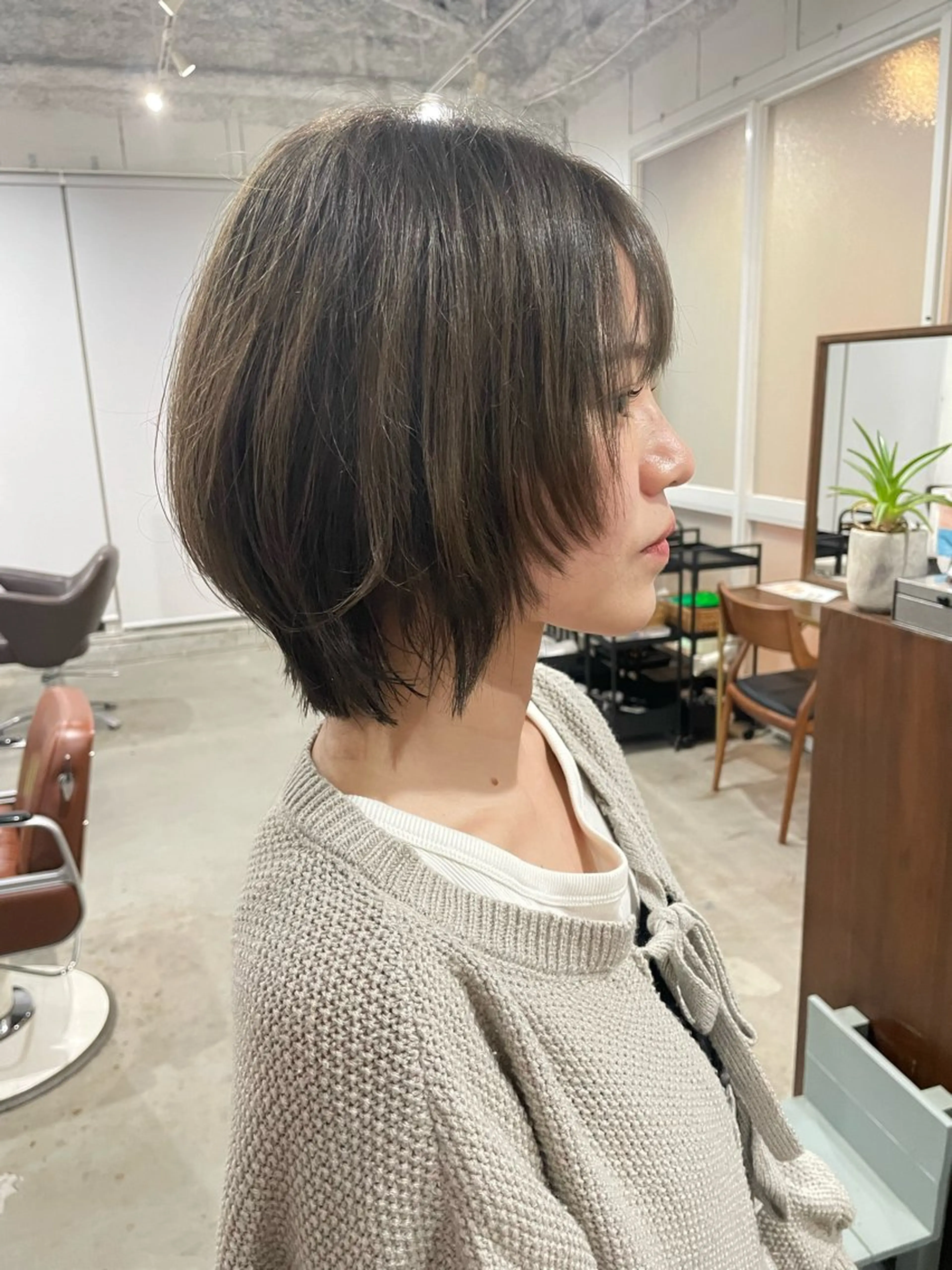 ミディアム ボブ 顔まわりレイヤー 顔周りカット レイヤーカット ウルフカット 中島 暢介のヘアスタイル