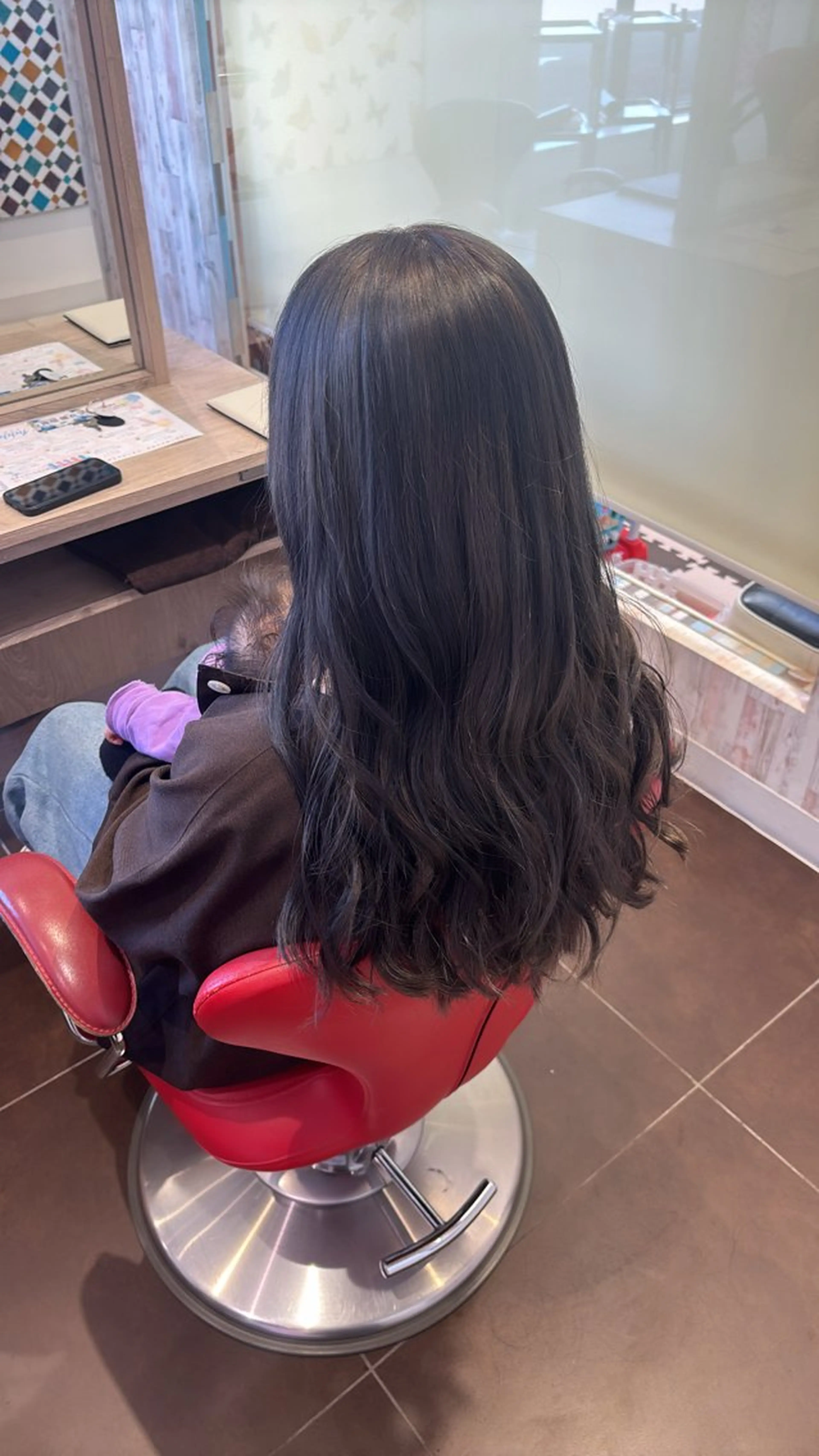 カラー グレージュ 渡部 優衣のヘアスタイル
