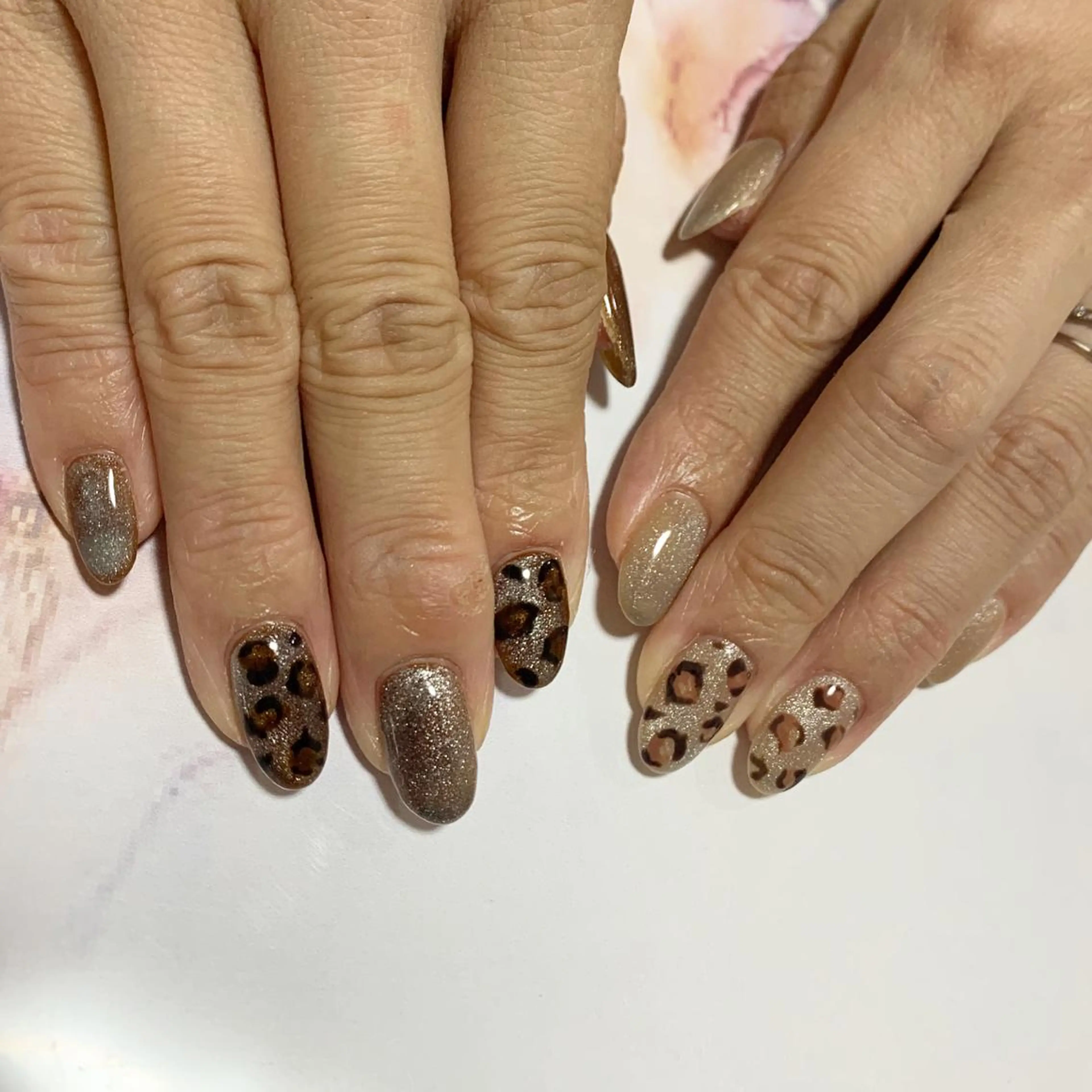 ネイル ジェルネイル マグネットネイル ハンドネイル ハンドケア Feliz 楽しいネイルサロンのネイルデザイン