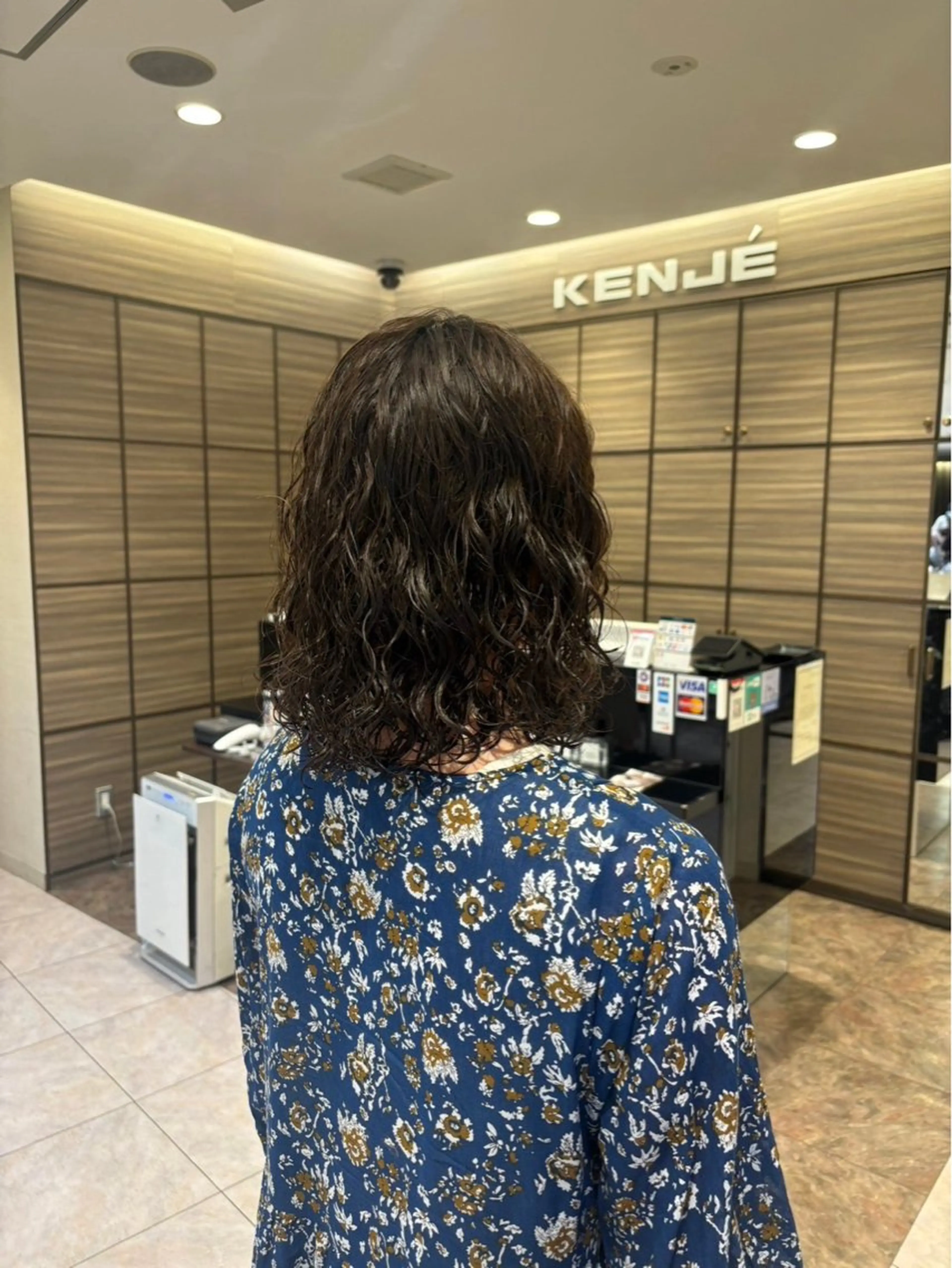 パーマ×レイヤー| カラー カホ🪩🤍のヘアスタイル