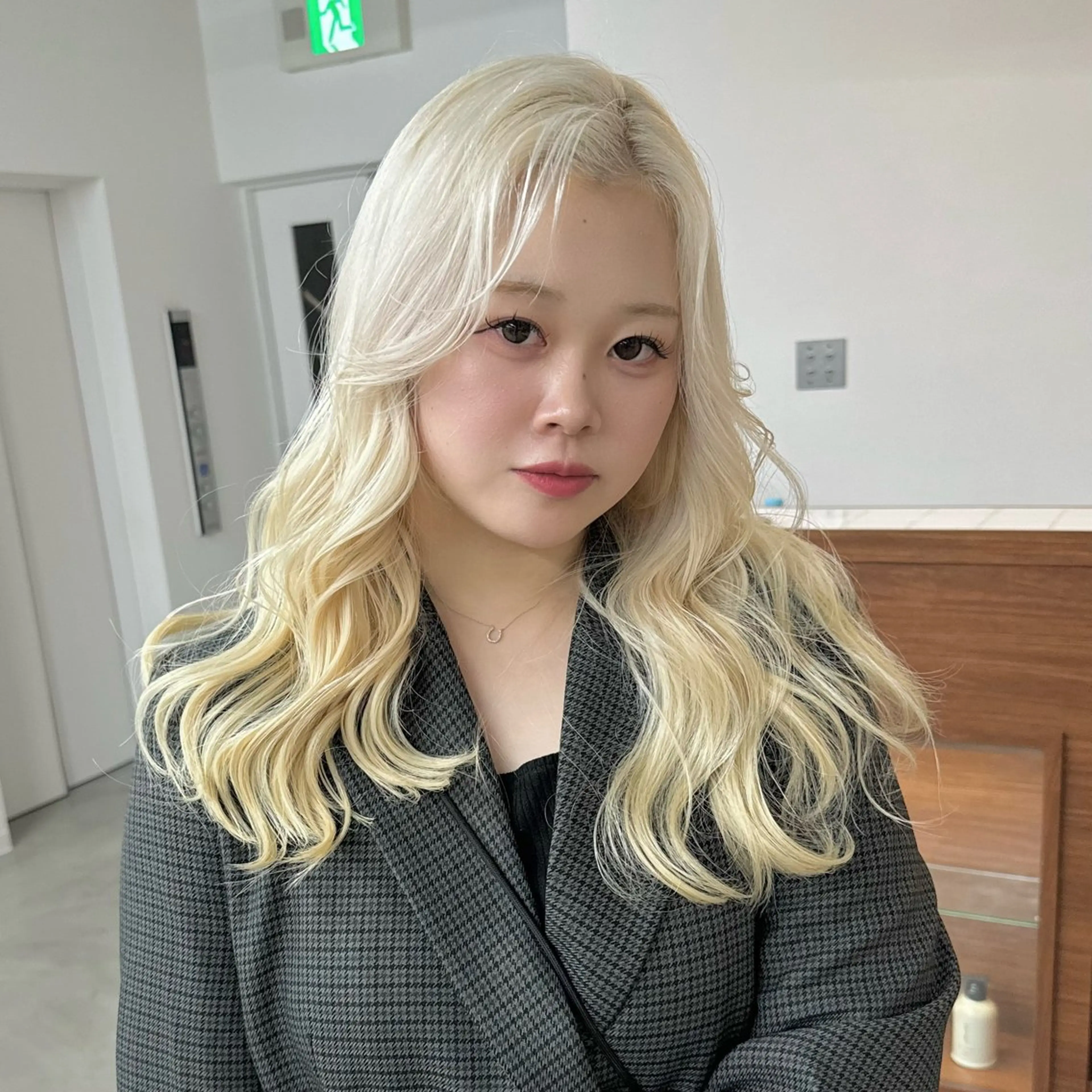 カラー ブリーチ ブロンド ハイトーンカラー ピンクカラー ホワイトピンク エクステモデル募集 💗大阪梅田/川上のヘアスタイル