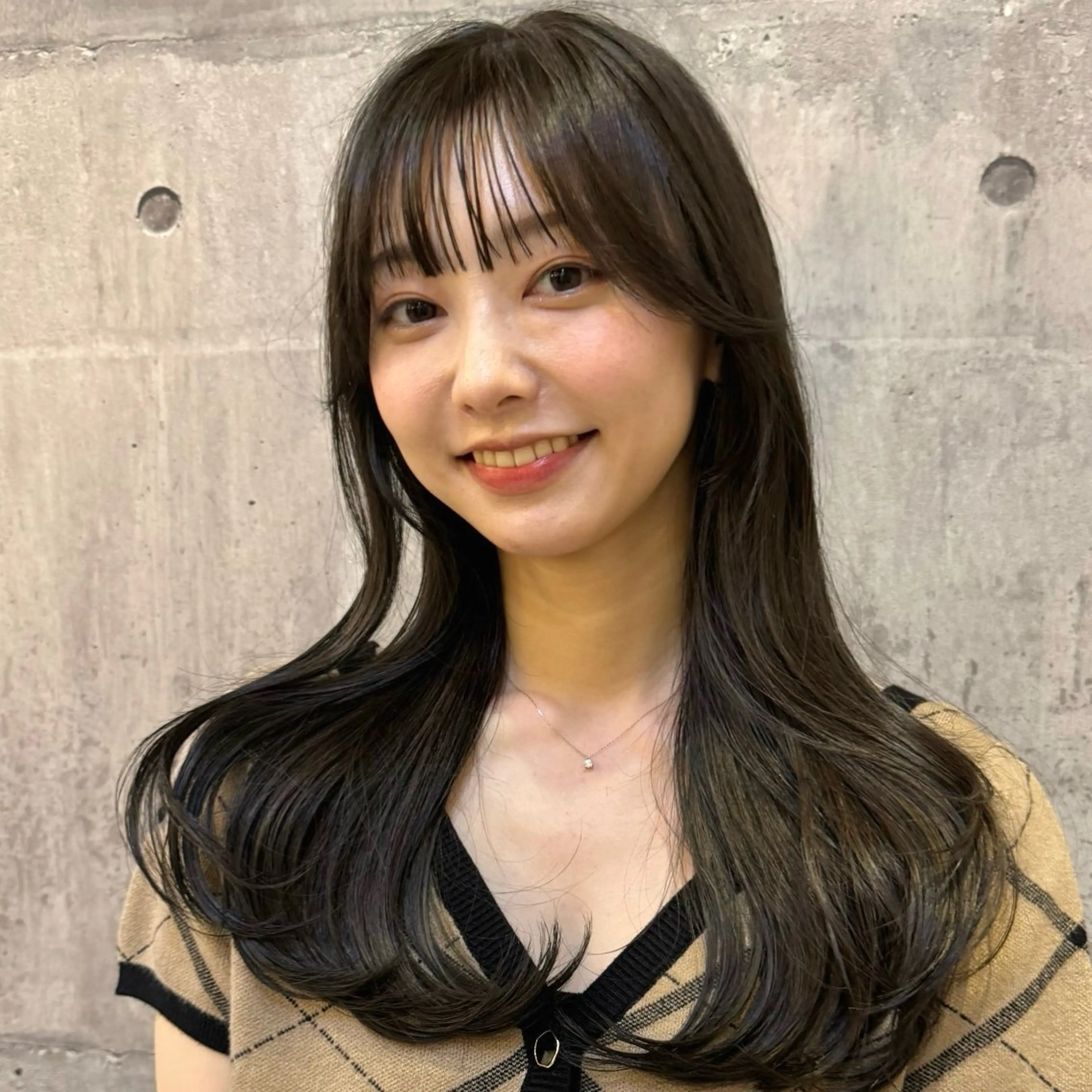 ロング カラー 透明感カラー レイヤーカット 比嘉 陽のヘアスタイル